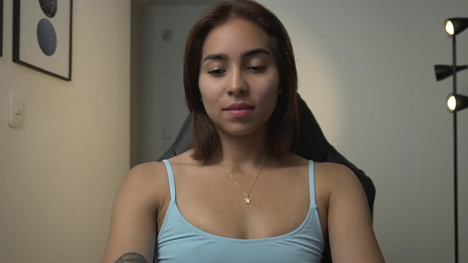 Gallery image thumbnail from Xialing's myfreecams stream on, 09/25/2024, 24:01 image 14 of 20