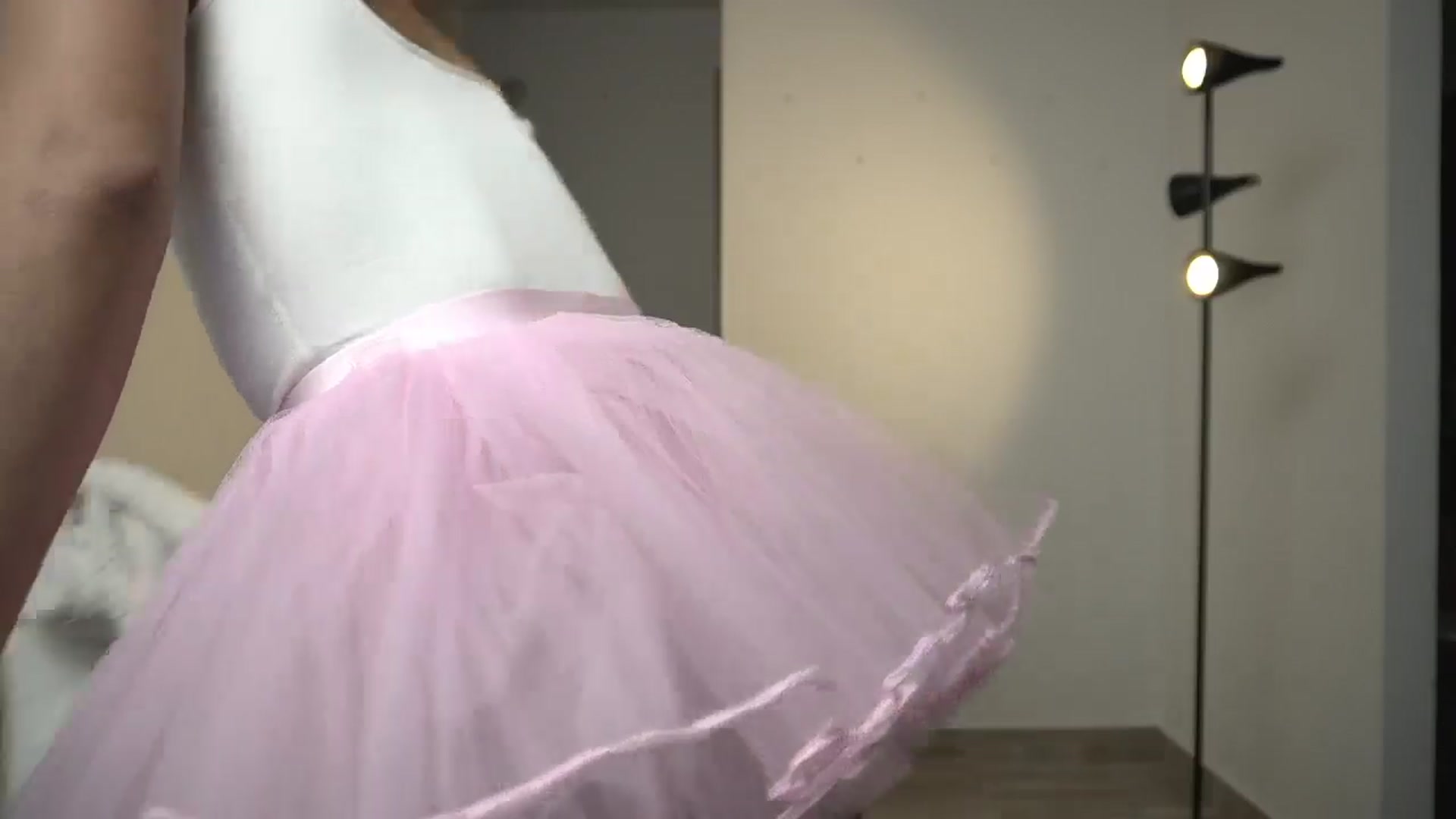 Gallery image thumbnail from Xialing's myfreecams stream on, 09/25/2024, 22:56 image 8 of 20