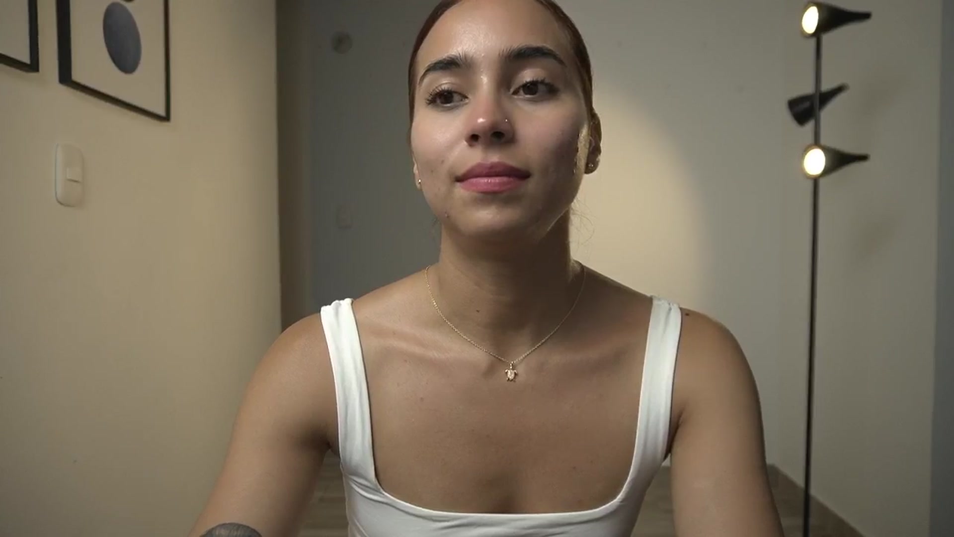 Gallery image thumbnail from Xialing's myfreecams stream on, 09/26/2024, 24:18 image 13 of 20
