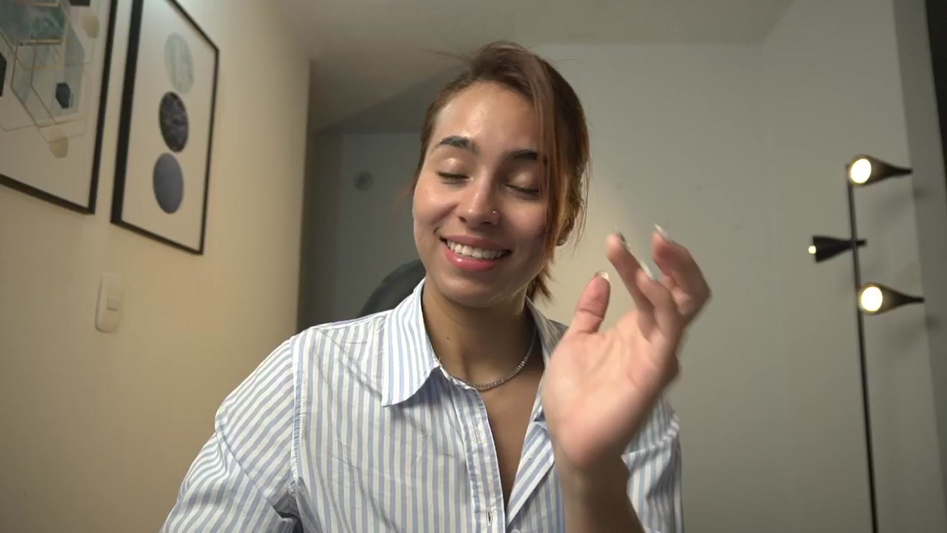 Gallery image thumbnail from Xialing's myfreecams stream on, 10/06/2024, 24:56 image 3 of 20