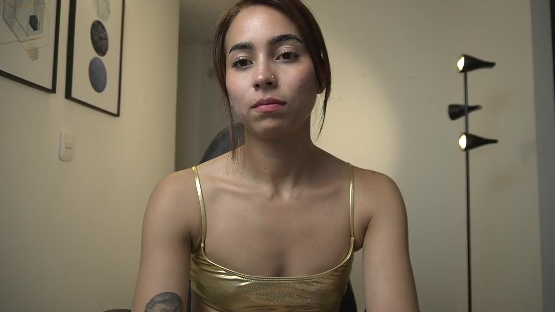 Gallery image thumbnail from Xialing's myfreecams stream on, 10/06/2024, 23:34 image 16 of 20