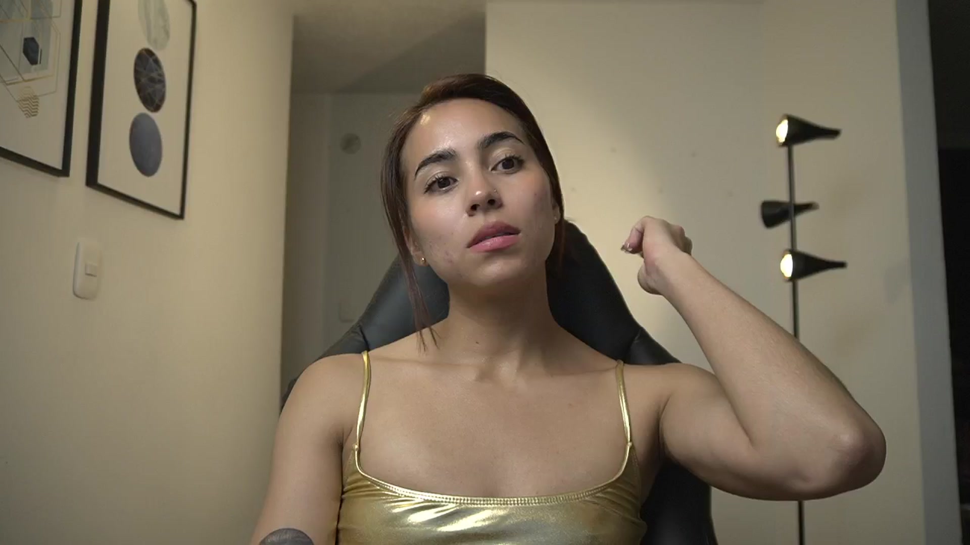 Gallery image thumbnail from Xialing's myfreecams stream on, 10/07/2024, 24:21 image 18 of 20