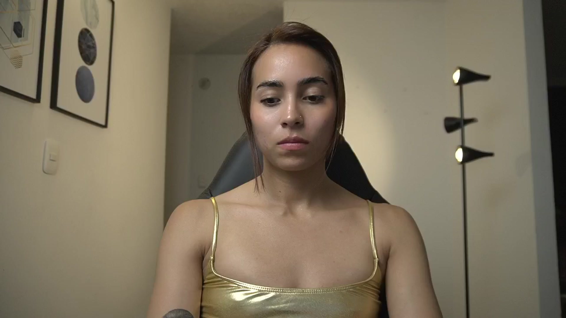 Gallery image thumbnail from Xialing's myfreecams stream on, 10/07/2024, 24:21 image 12 of 20