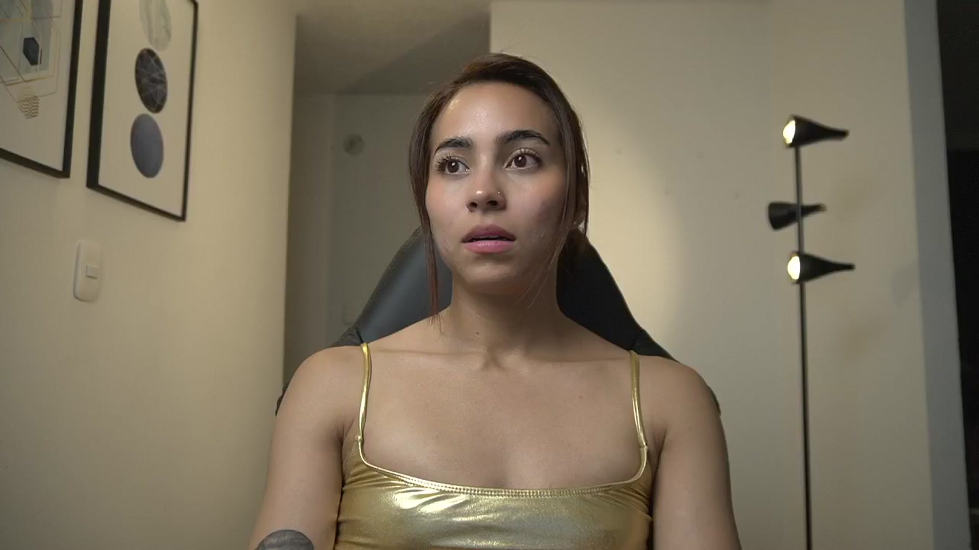 Gallery image thumbnail from Xialing's myfreecams stream on, 10/07/2024, 24:21 image 13 of 20