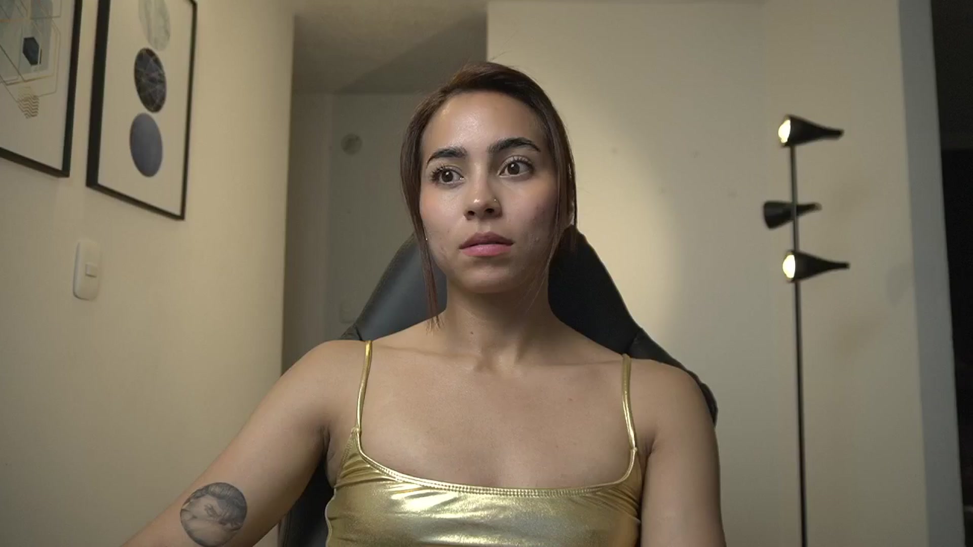 Gallery image thumbnail from Xialing's myfreecams stream on, 10/07/2024, 24:21 image 15 of 20