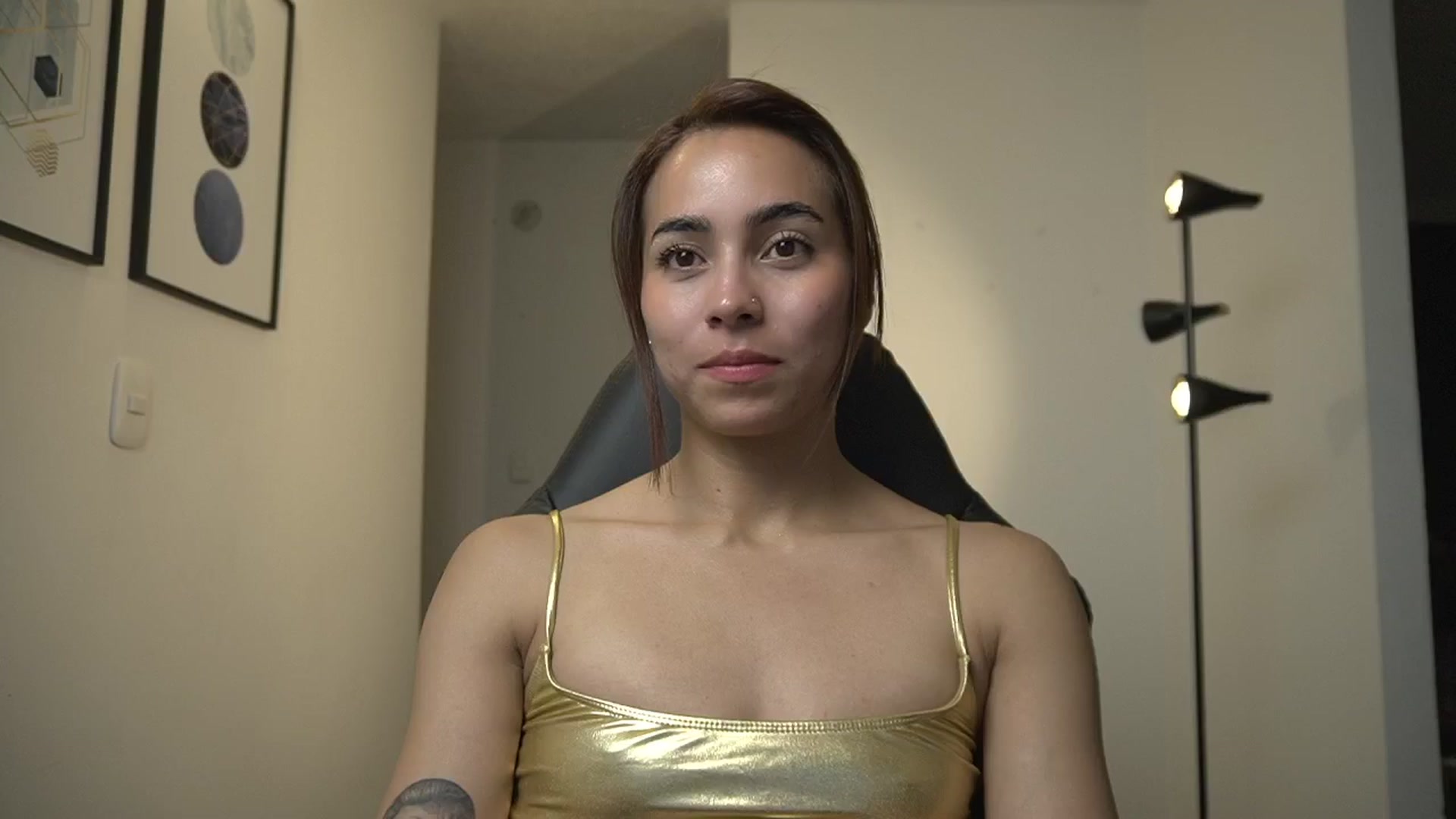 Gallery image thumbnail from Xialing's myfreecams stream on, 10/07/2024, 24:21 image 9 of 20