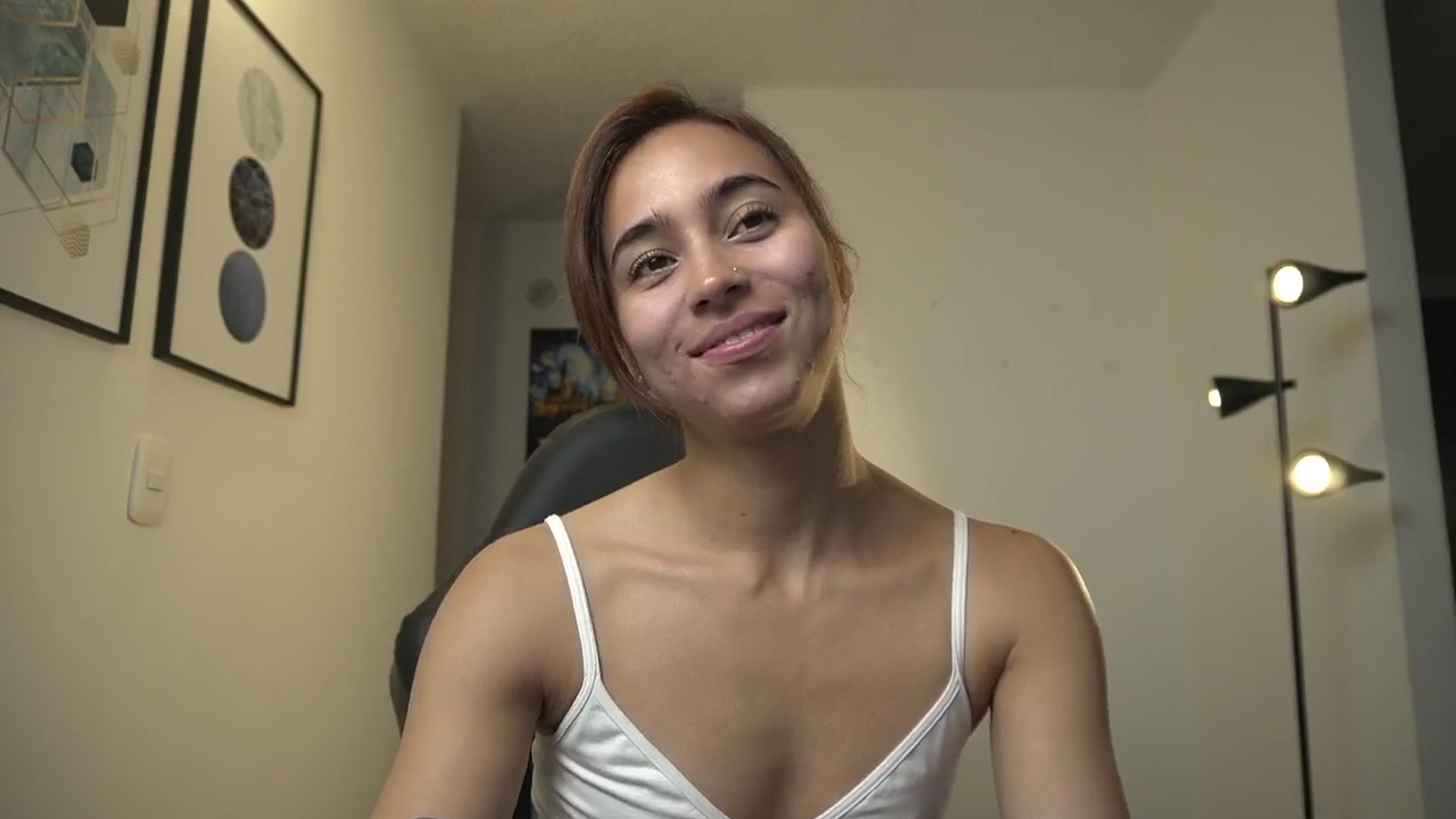 Gallery image thumbnail from Xialing's myfreecams stream on, 10/14/2024, 24:00 image 2 of 20