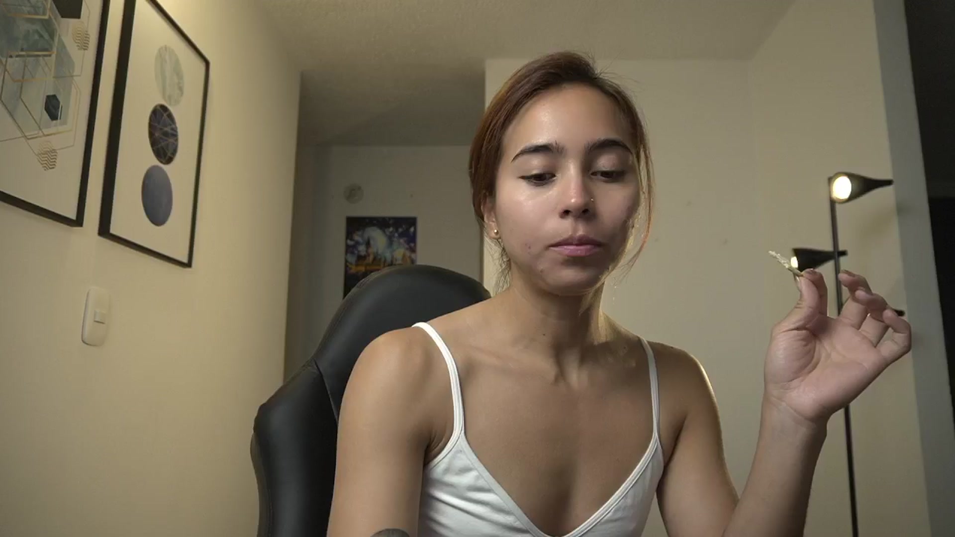 Gallery image thumbnail from Xialing's myfreecams stream on, 10/14/2024, 24:00 image 1 of 20
