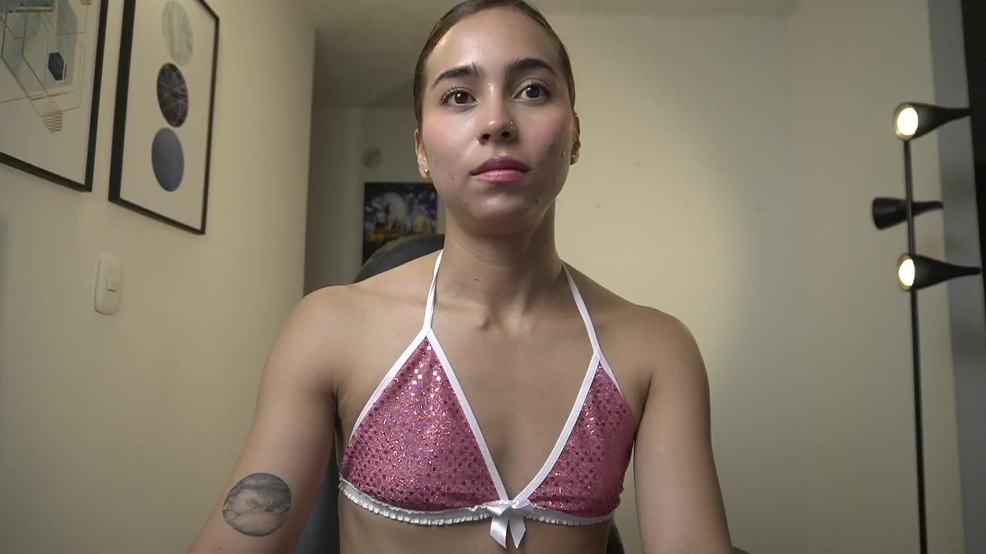 Gallery image thumbnail from Xialing's myfreecams stream on, 10/14/2024, 22:53 image 12 of 20