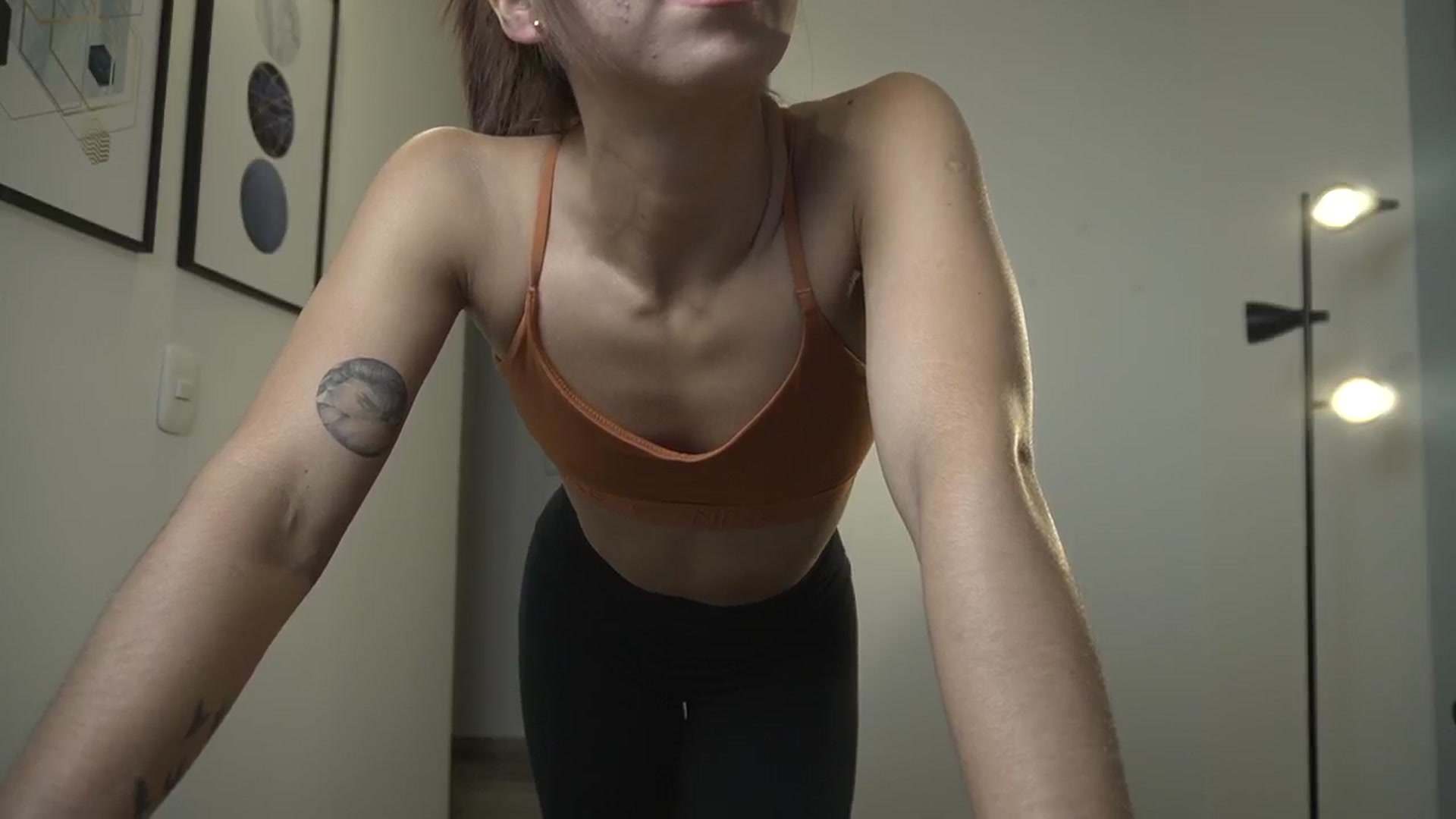Gallery image thumbnail from Xialing's myfreecams stream on, 10/19/2024, 01:04 image 6 of 20