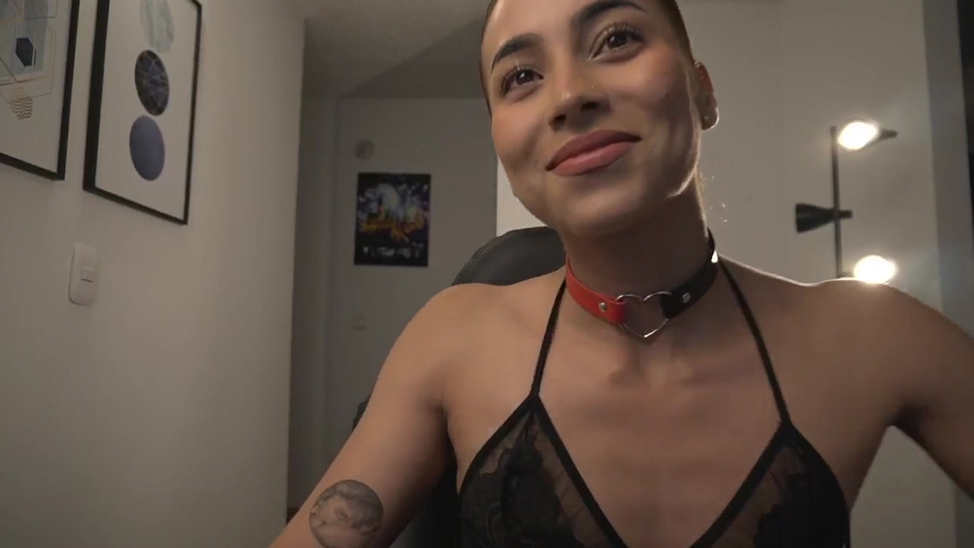 Gallery image thumbnail from Xialing's myfreecams stream on, 10/21/2024, 19:36 image 12 of 20