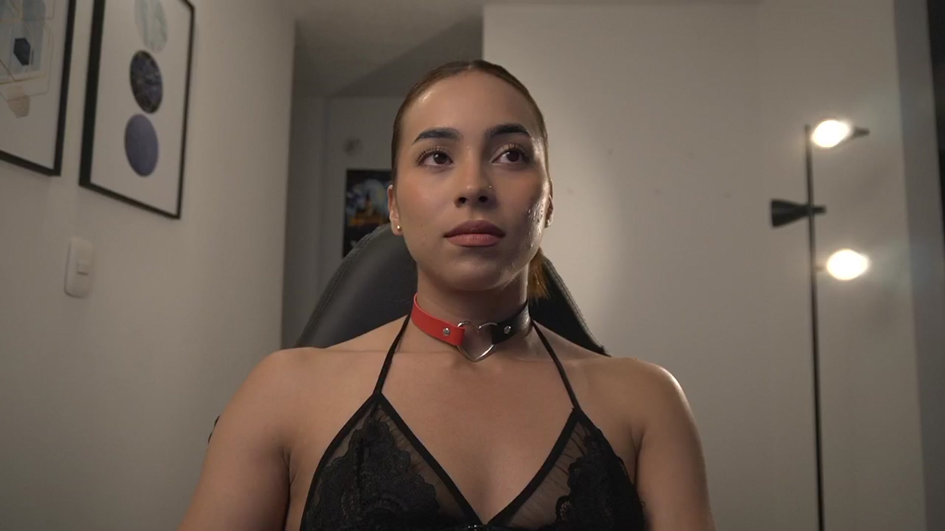Gallery image thumbnail from Xialing's myfreecams stream on, 10/21/2024, 19:36 image 1 of 20