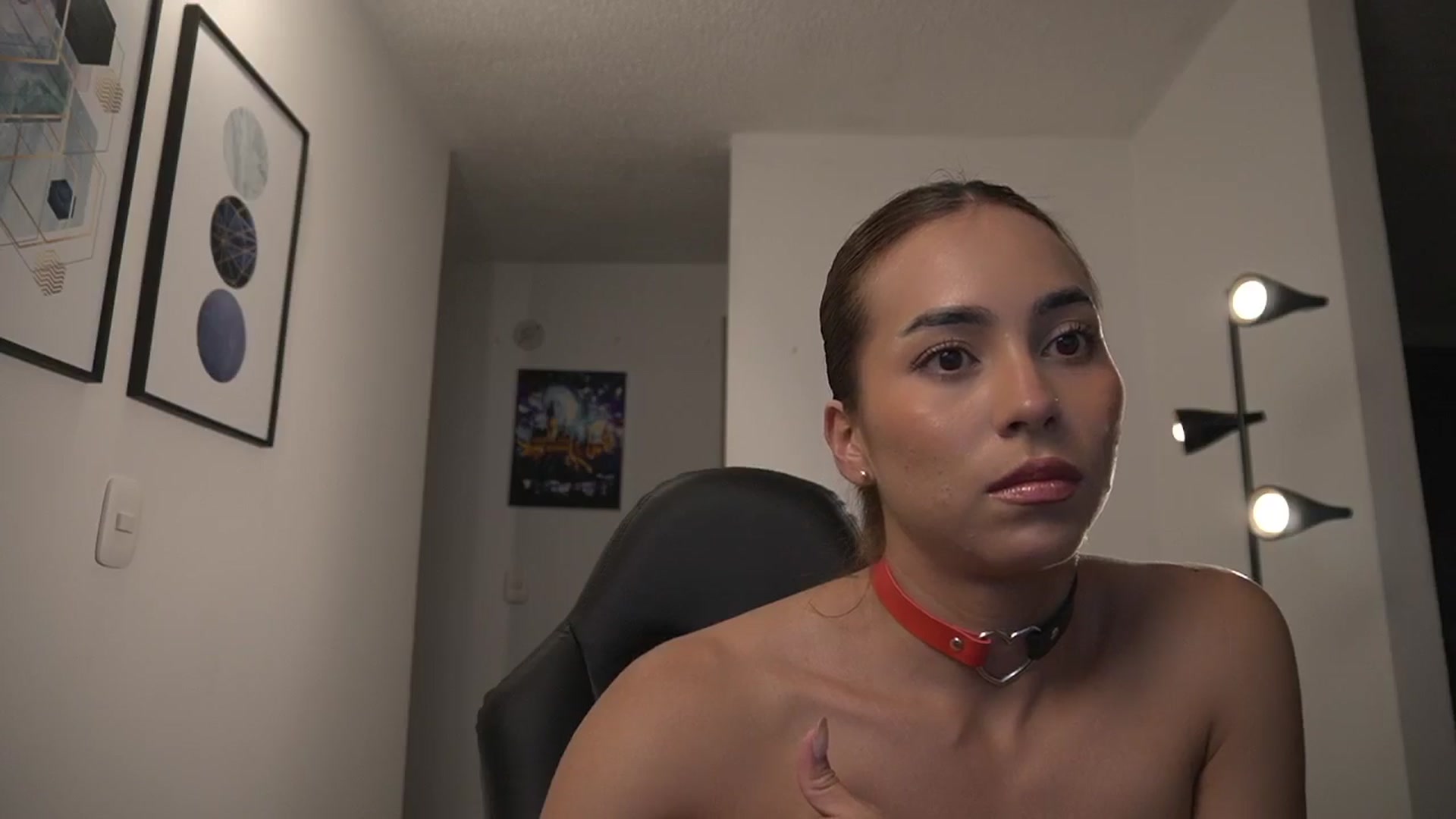 Gallery image thumbnail from Xialing's myfreecams stream on, 10/21/2024, 23:59 image 15 of 20