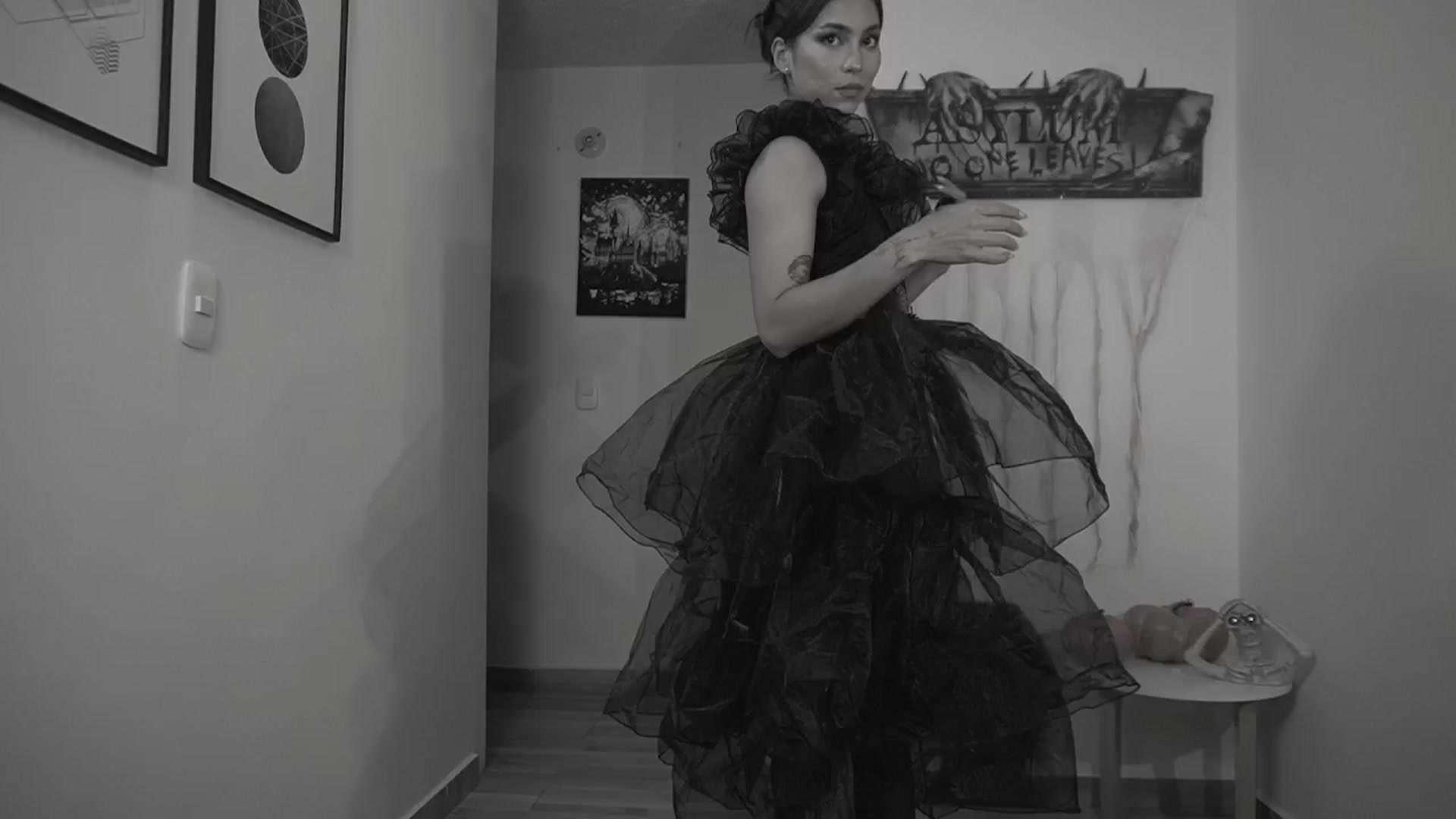 Gallery image thumbnail from Xialing's myfreecams stream on, 10/27/2024, 01:21 image 1 of 20