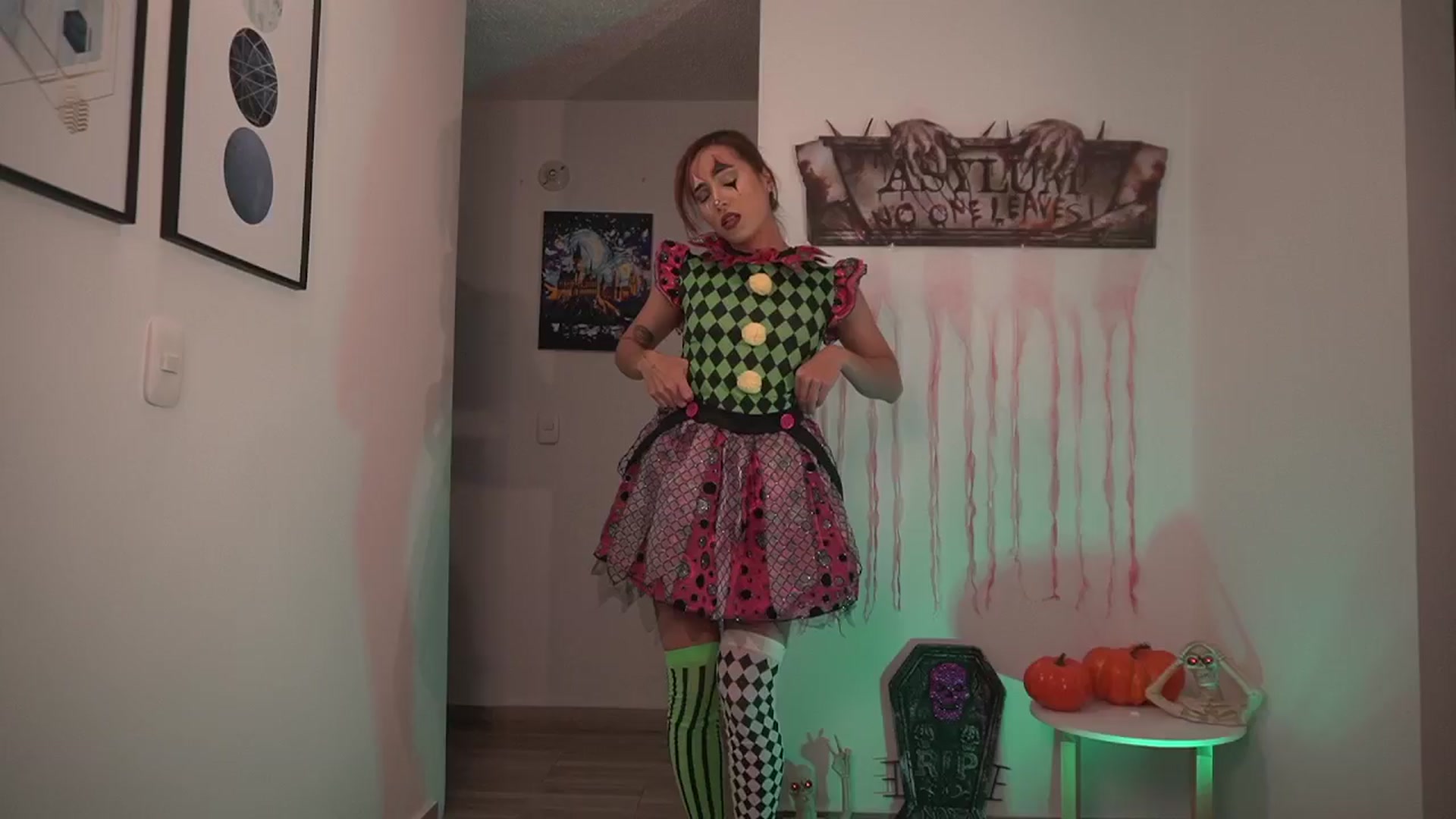 Gallery image thumbnail from Xialing's myfreecams stream on, 10/28/2024, 24:04 image 5 of 20