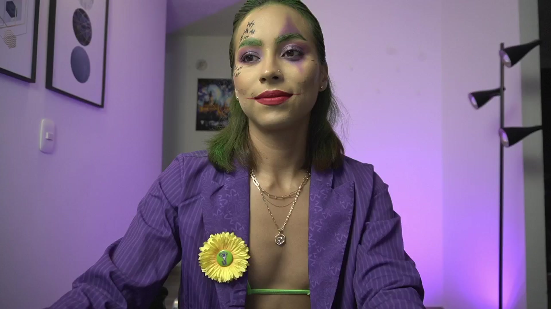 Gallery image thumbnail from Xialing's myfreecams stream on, 11/03/2024, 22:19 image 4 of 20
