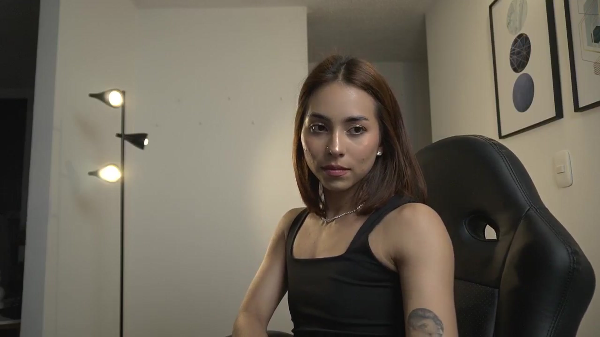 Gallery image thumbnail from Xialing's myfreecams stream on, 11/04/2024, 23:42 image 7 of 20