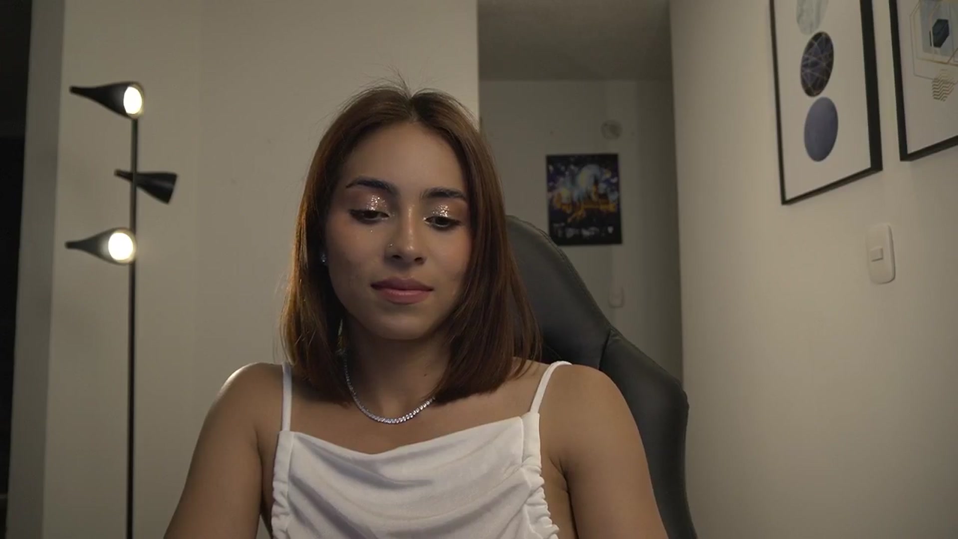 Gallery image thumbnail from Xialing's myfreecams stream on, 11/05/2024, 24:56 image 18 of 20