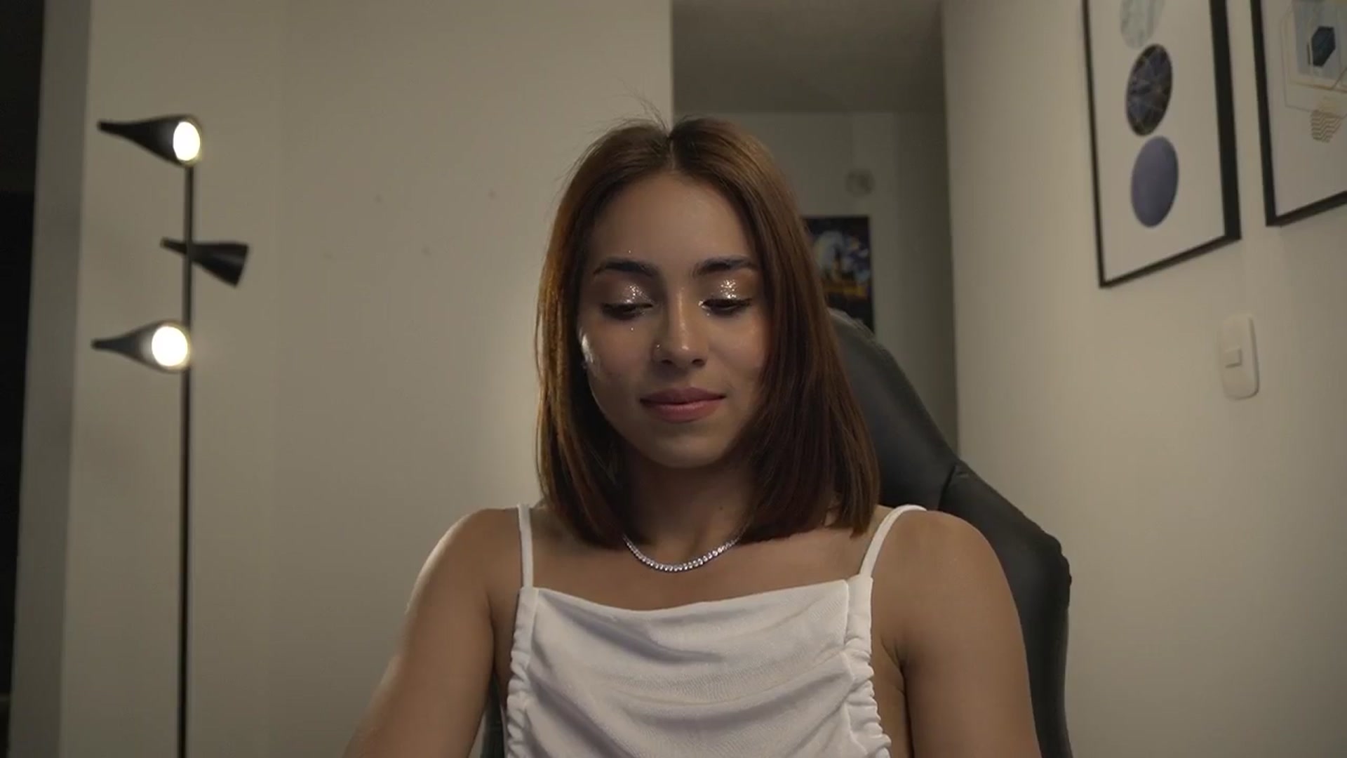 Gallery image thumbnail from Xialing's myfreecams stream on, 11/05/2024, 24:56 image 16 of 20