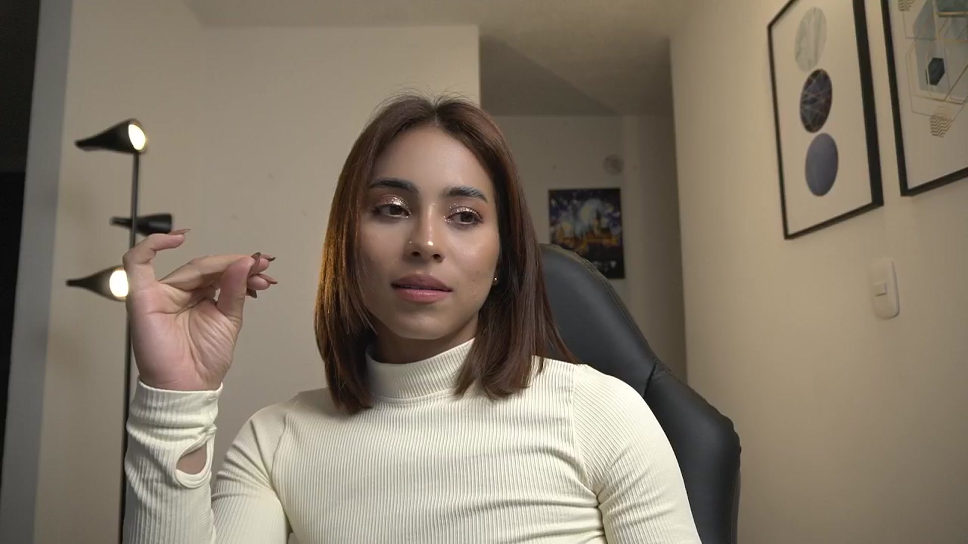 Gallery image thumbnail from Xialing's myfreecams stream on, 11/06/2024, 24:54 image 15 of 20