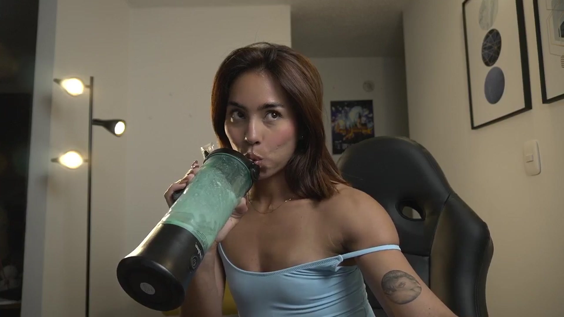 Gallery image thumbnail from Xialing's myfreecams stream on, 11/16/2024, 24:25 image 10 of 20