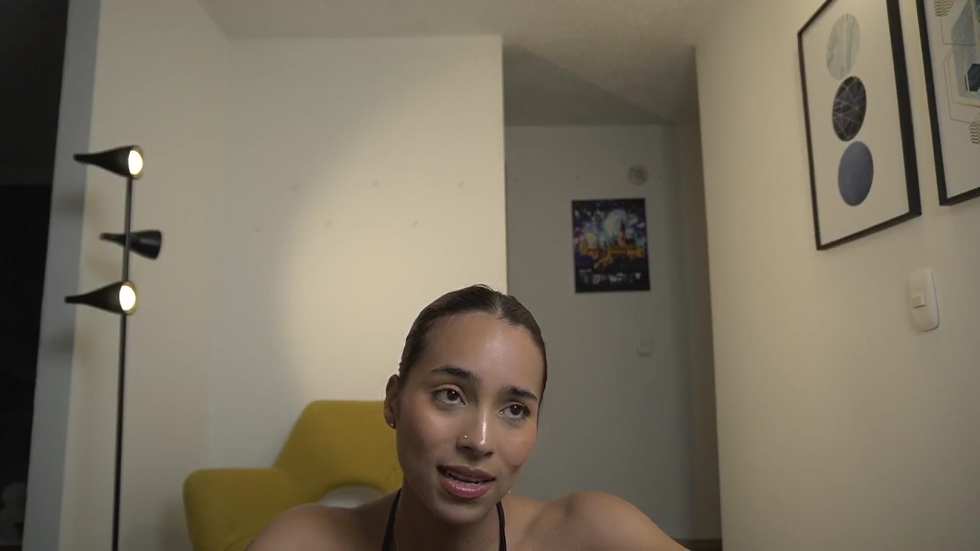 Gallery image thumbnail from Xialing's myfreecams stream on, 11/22/2024, 24:46 image 17 of 20