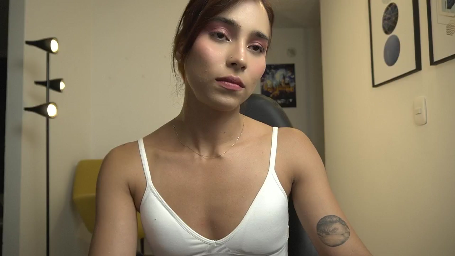 Gallery image thumbnail from Xialing's myfreecams stream on, 11/27/2024, 02:00 image 8 of 20