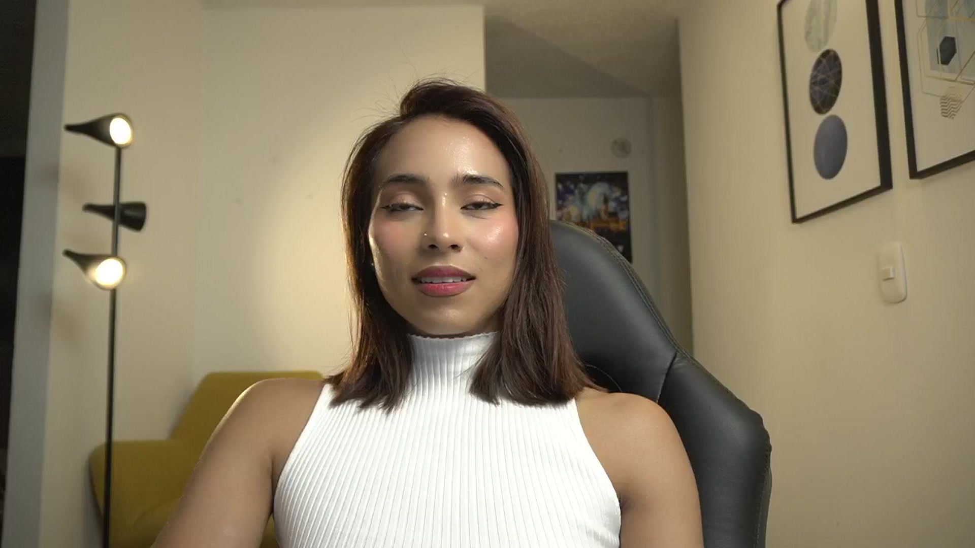 Gallery image thumbnail from Xialing's myfreecams stream on, 12/03/2024, 01:17 image 11 of 20