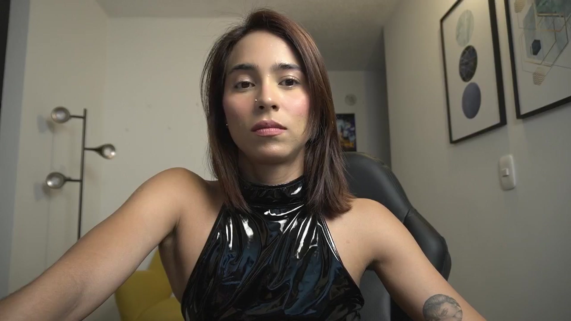 Gallery image thumbnail from Xialing's myfreecams stream on, 12/05/2024, 24:04 image 2 of 20