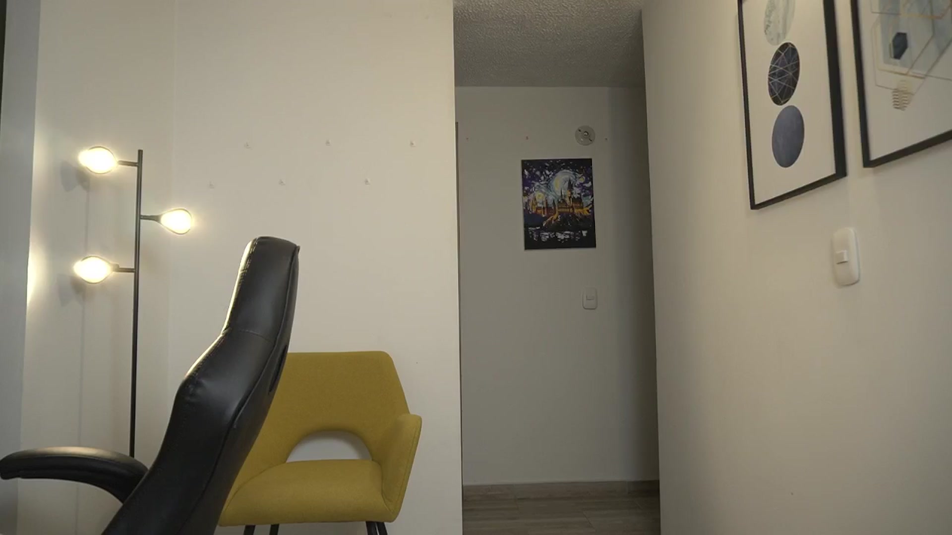 Gallery image thumbnail from Xialing's myfreecams stream on, 12/05/2024, 24:04 image 9 of 20