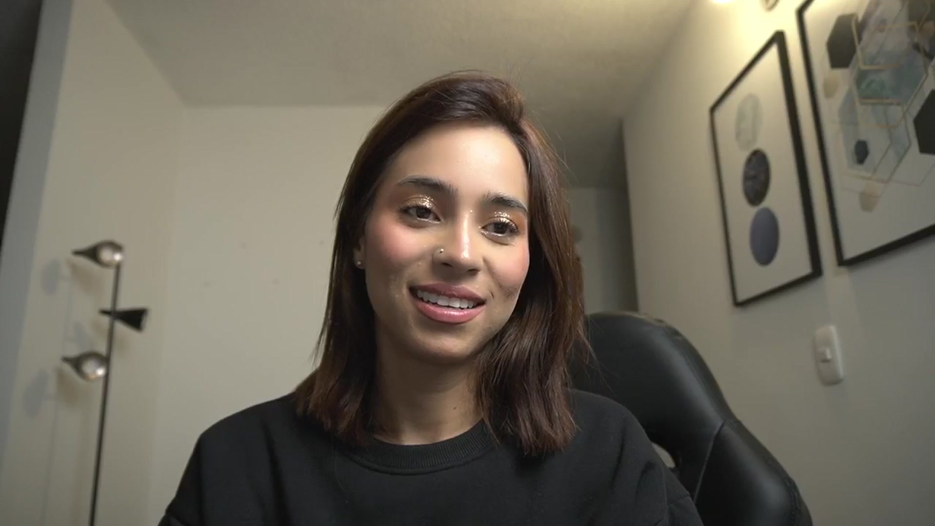 Gallery image thumbnail from Xialing's myfreecams stream on, 12/06/2024, 24:42 image 3 of 20