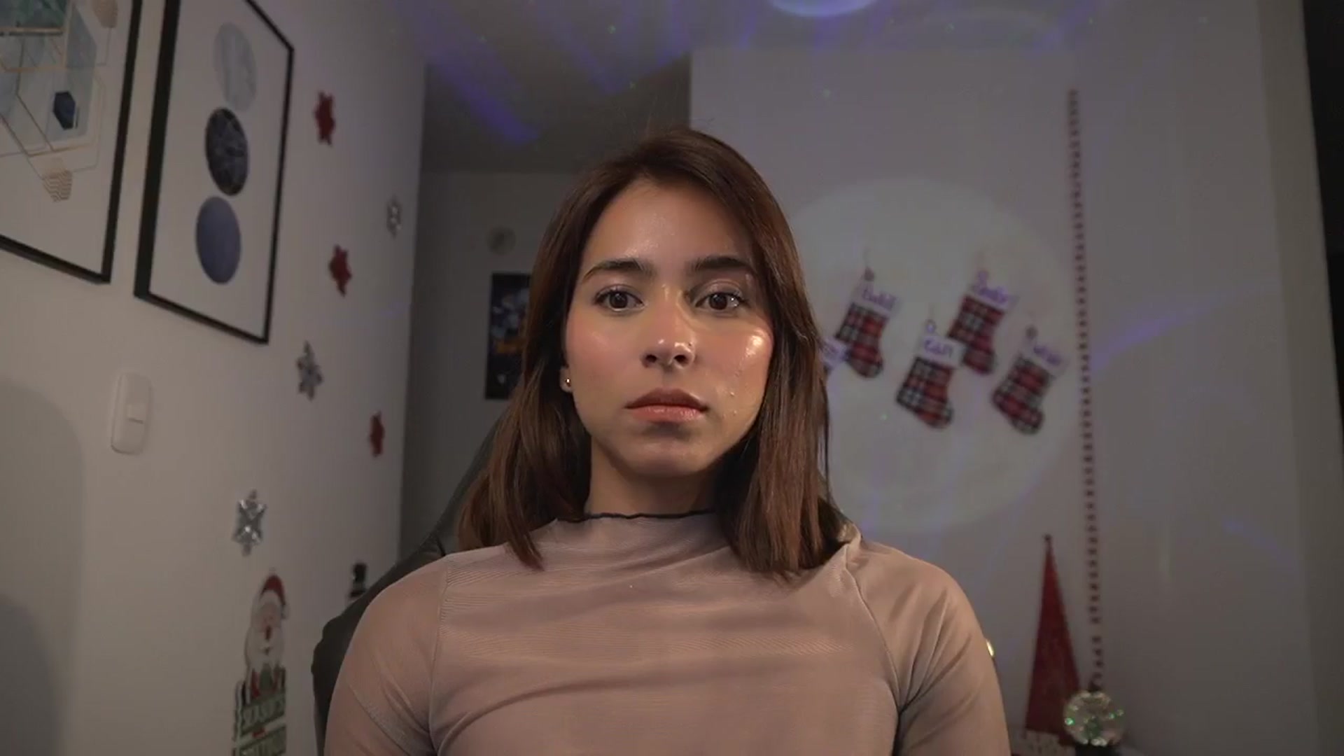 Gallery image thumbnail from Xialing's myfreecams stream on, 12/10/2024, 23:26 image 3 of 20