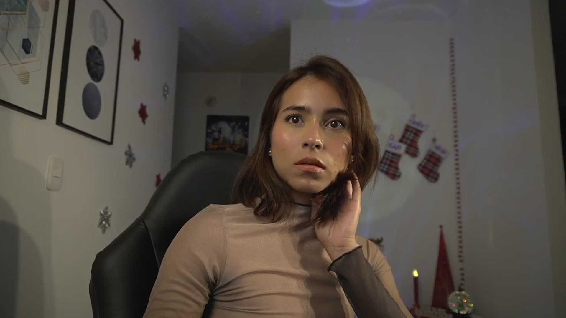 Gallery image thumbnail from Xialing's myfreecams stream on, 12/10/2024, 23:26 image 11 of 20