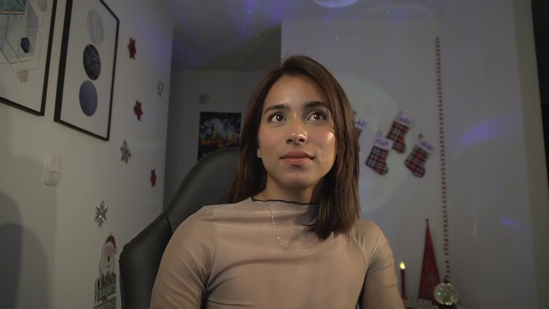 Gallery image thumbnail from Xialing's myfreecams stream on, 12/10/2024, 23:26 image 19 of 20