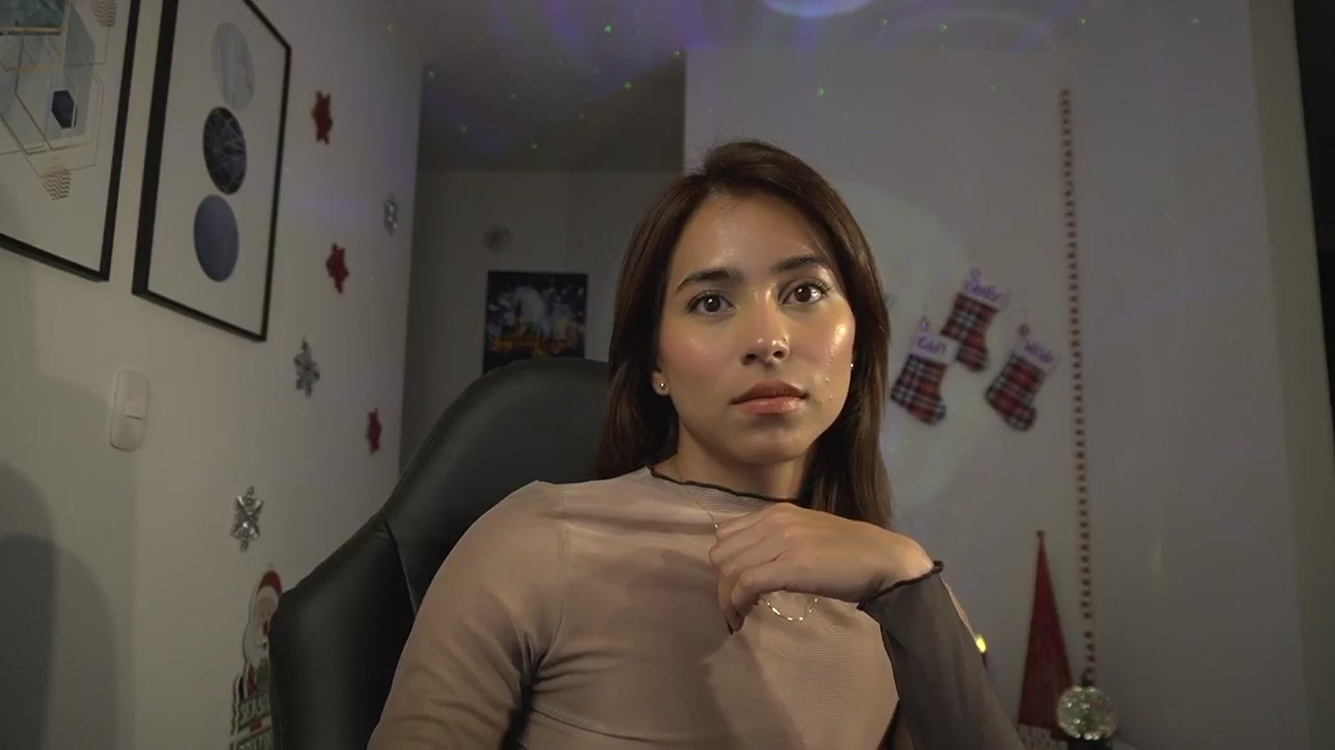Gallery image thumbnail from Xialing's myfreecams stream on, 12/10/2024, 23:26 image 16 of 20