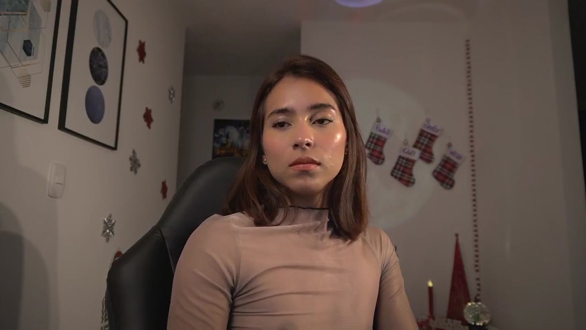 Gallery image thumbnail from Xialing's myfreecams stream on, 12/10/2024, 23:26 image 9 of 20