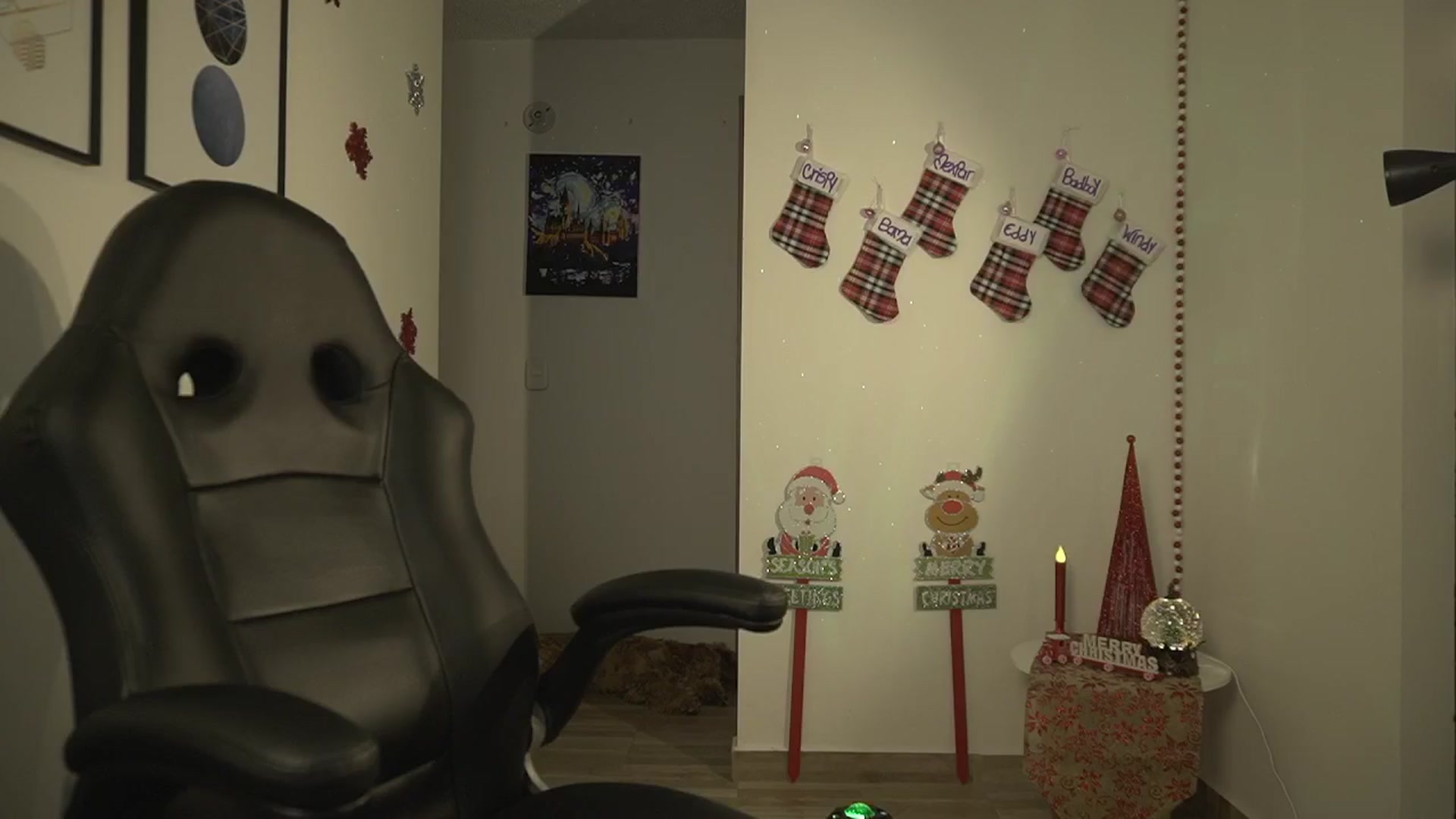 Gallery image thumbnail from Xialing's myfreecams stream on, 12/14/2024, 01:58 image 18 of 20
