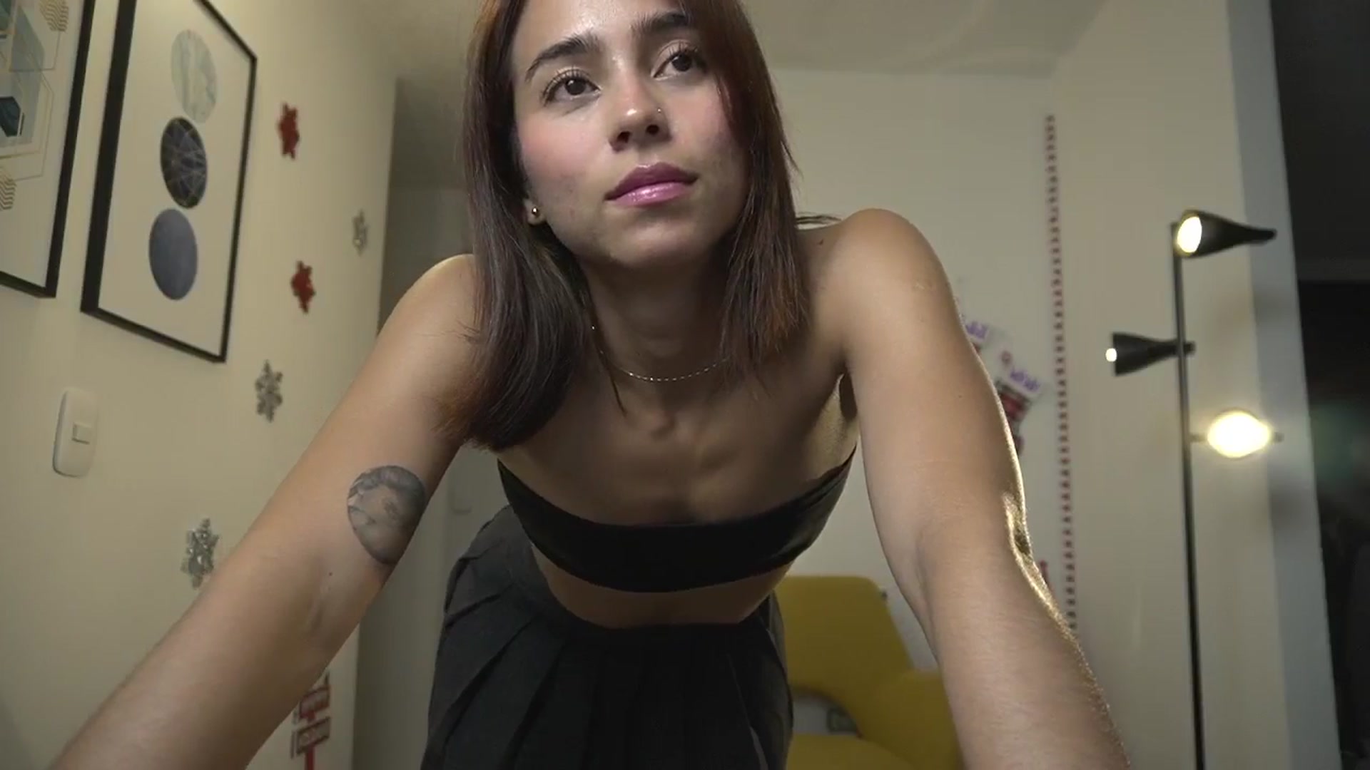 Gallery image thumbnail from Xialing's myfreecams stream on, 12/15/2024, 22:32 image 2 of 20