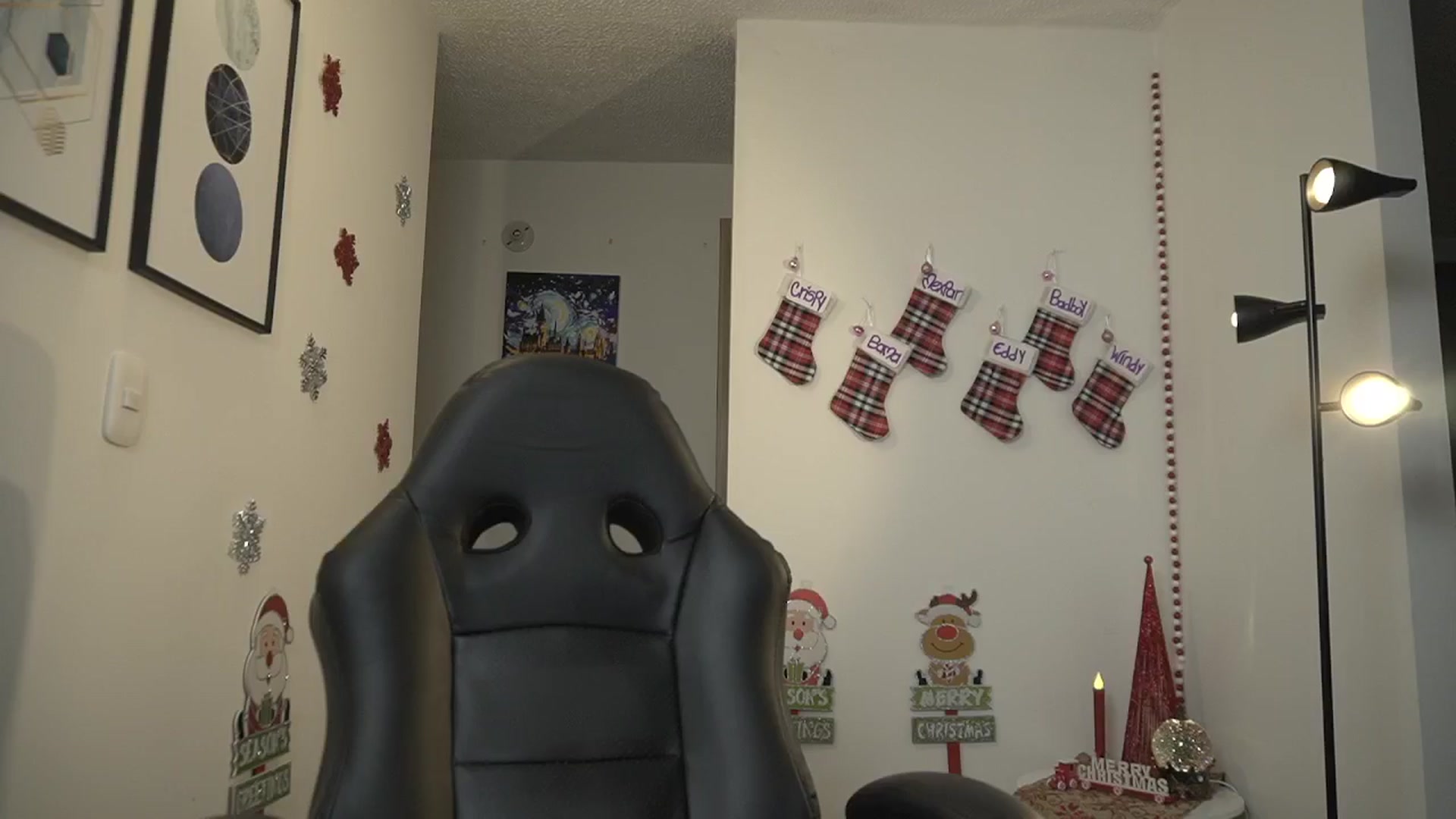 Gallery image thumbnail from Xialing's myfreecams stream on, 12/15/2024, 23:35 image 12 of 20