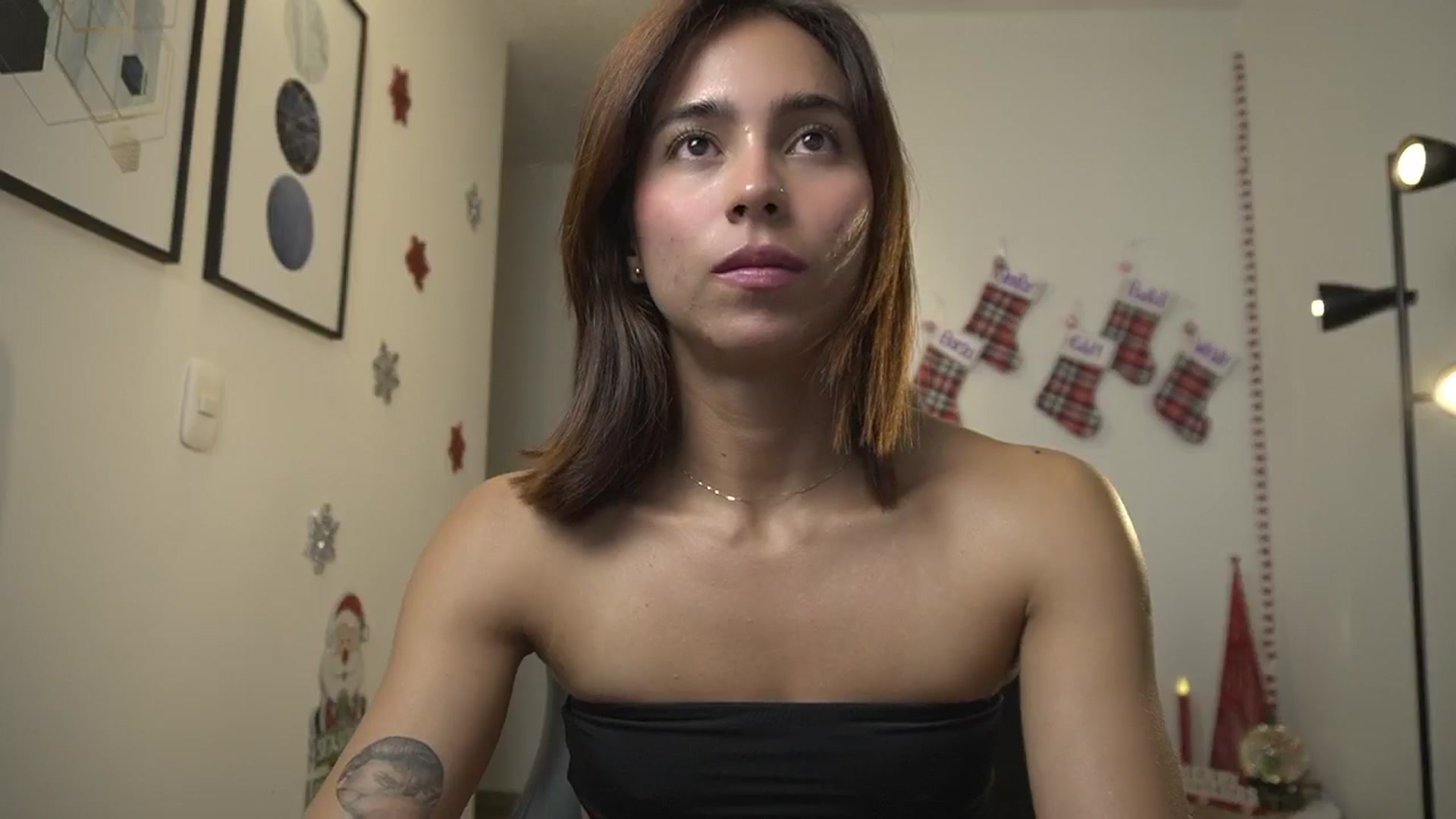 Gallery image thumbnail from Xialing's myfreecams stream on, 12/15/2024, 23:35 image 15 of 20