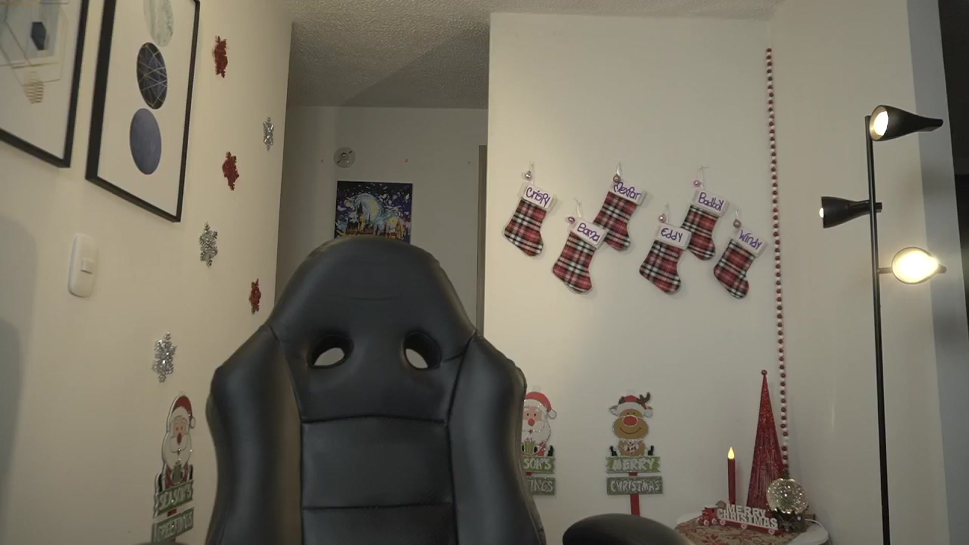 Gallery image thumbnail from Xialing's myfreecams stream on, 12/15/2024, 23:35 image 11 of 20