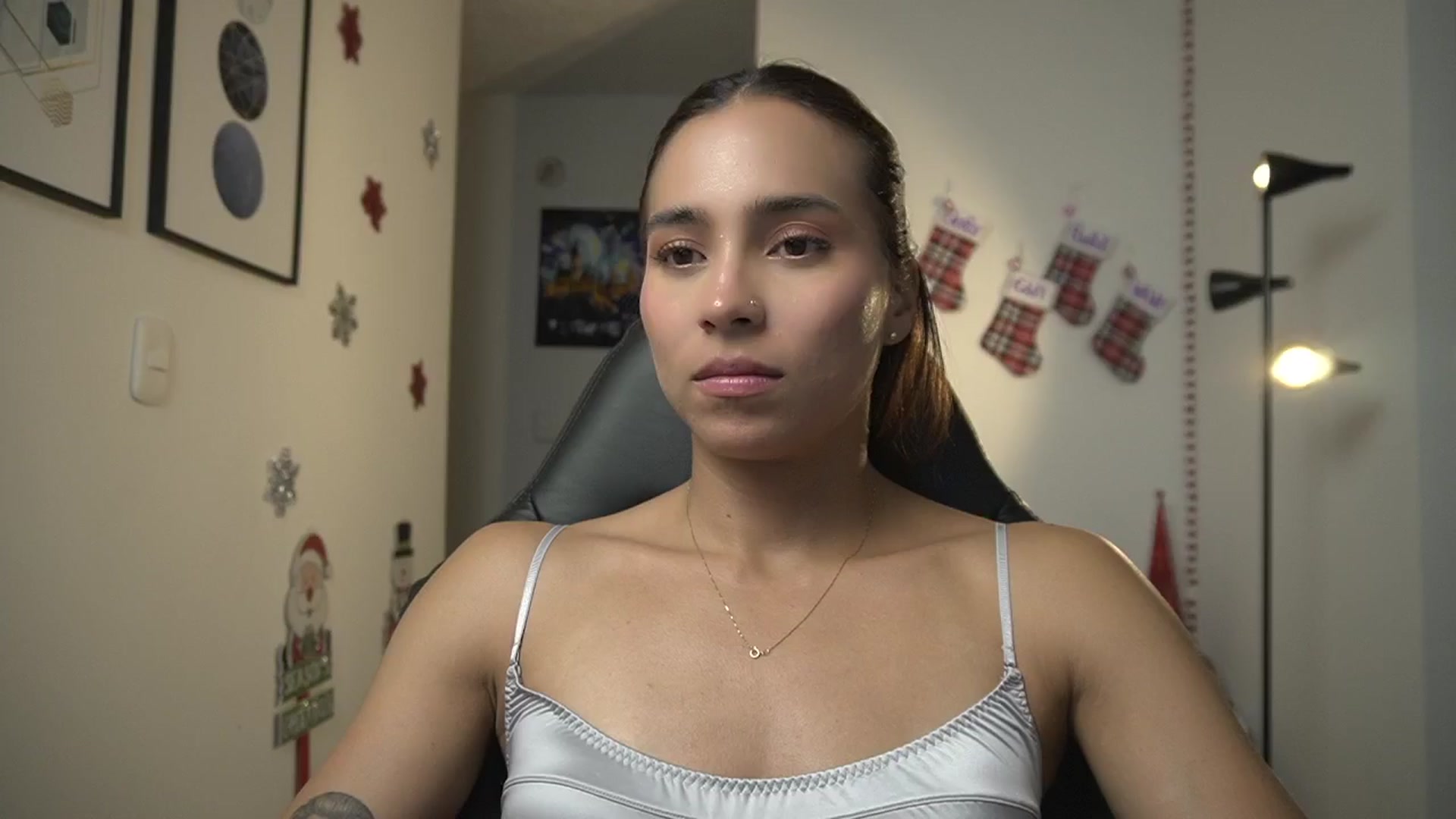Gallery image thumbnail from Xialing's myfreecams stream on, 12/17/2024, 24:59 image 14 of 20