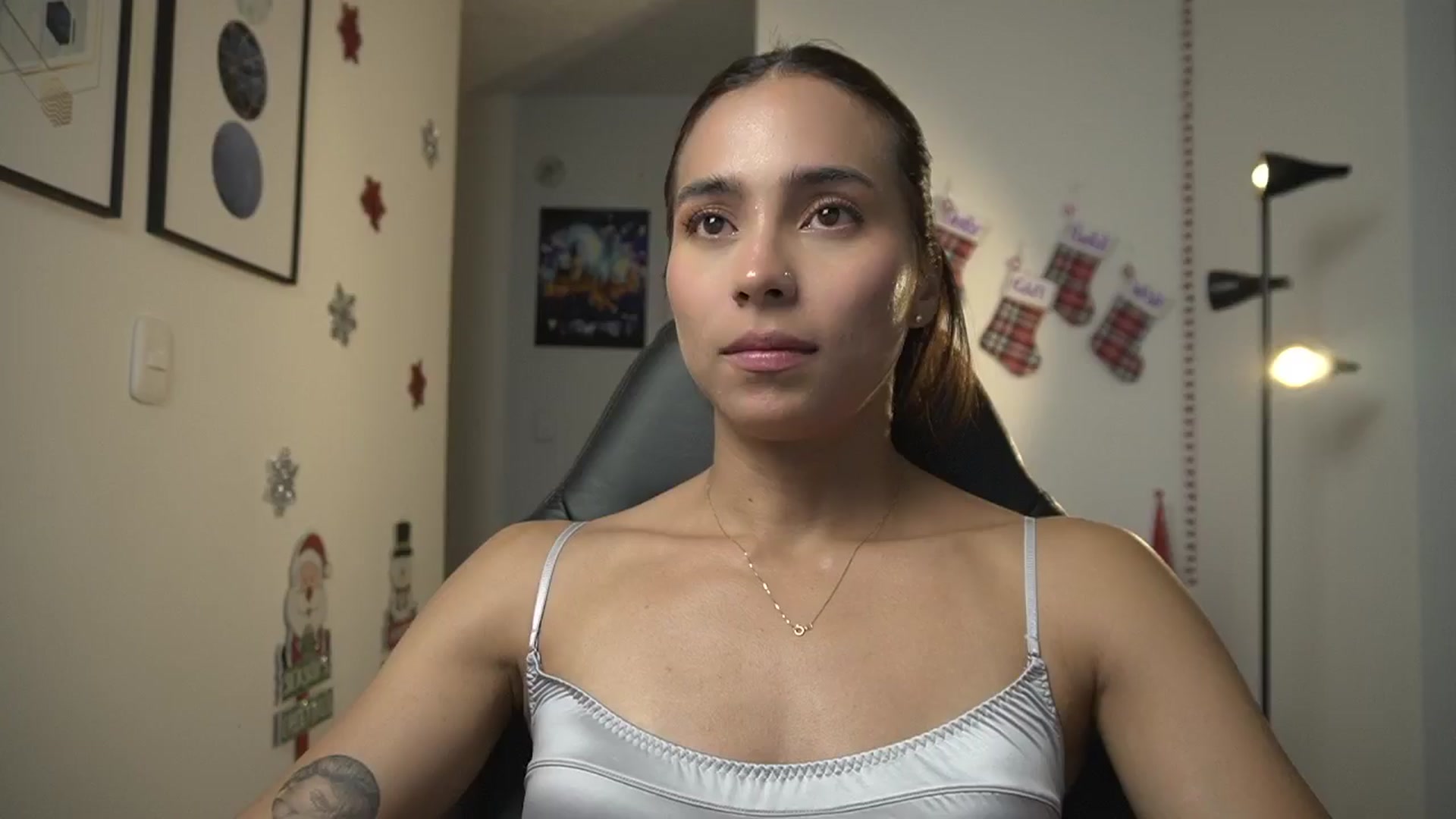 Gallery image thumbnail from Xialing's myfreecams stream on, 12/17/2024, 24:59 image 10 of 20