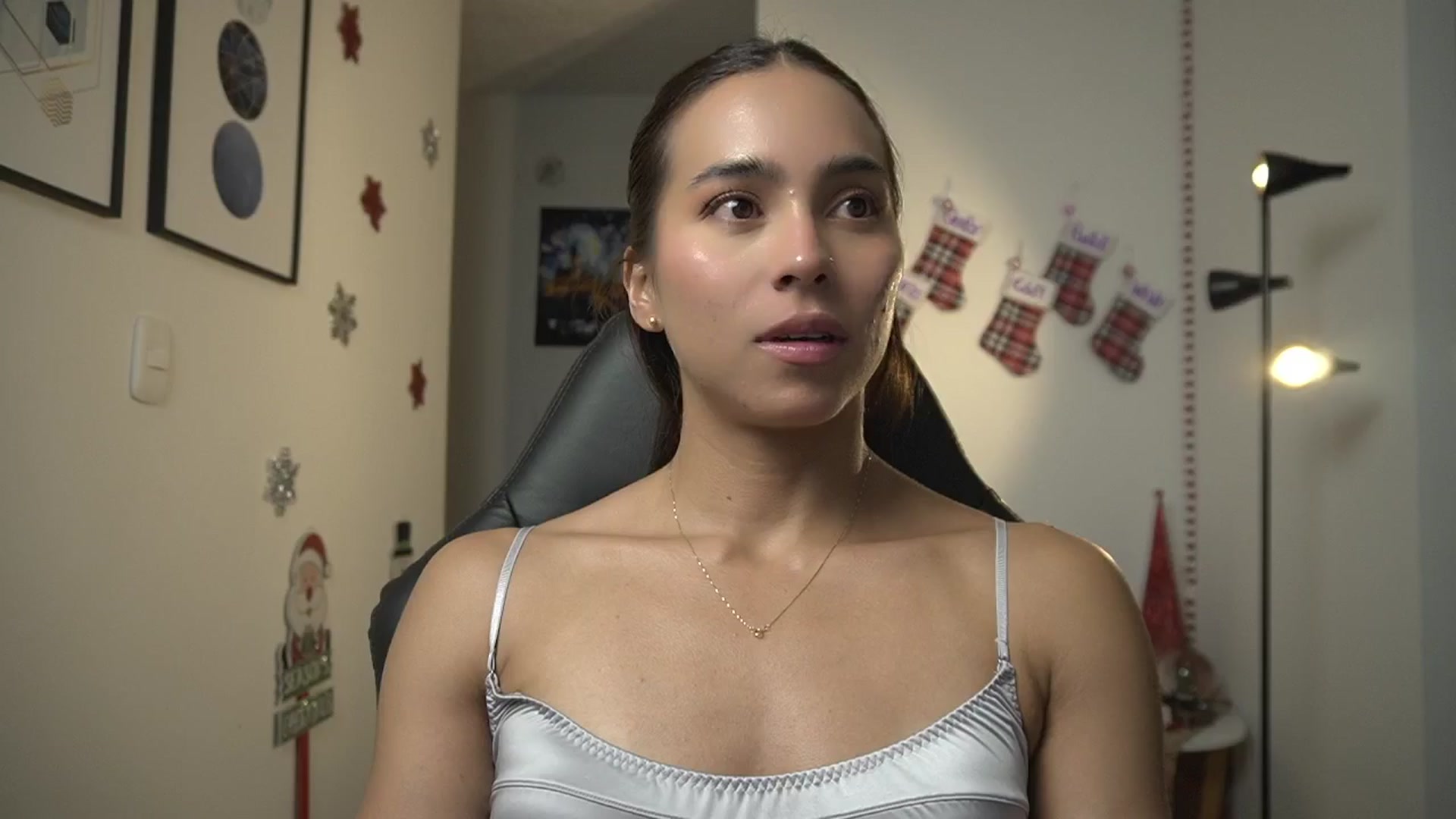Gallery image thumbnail from Xialing's myfreecams stream on, 12/17/2024, 24:59 image 6 of 20