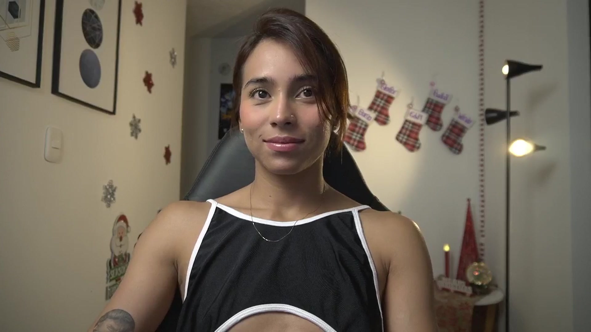 Gallery image thumbnail from Xialing's myfreecams stream on, 12/18/2024, 01:54 image 2 of 20