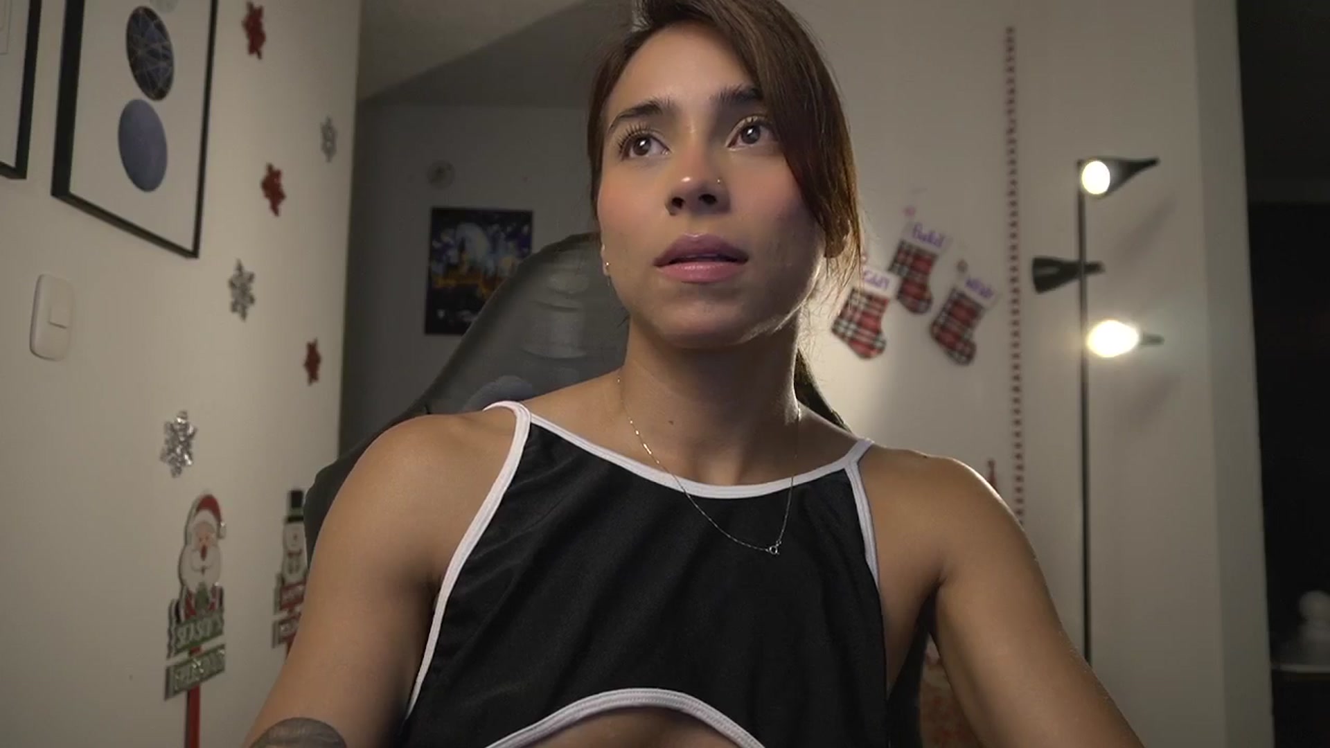 Gallery image thumbnail from Xialing's myfreecams stream on, 12/18/2024, 01:54 image 19 of 20