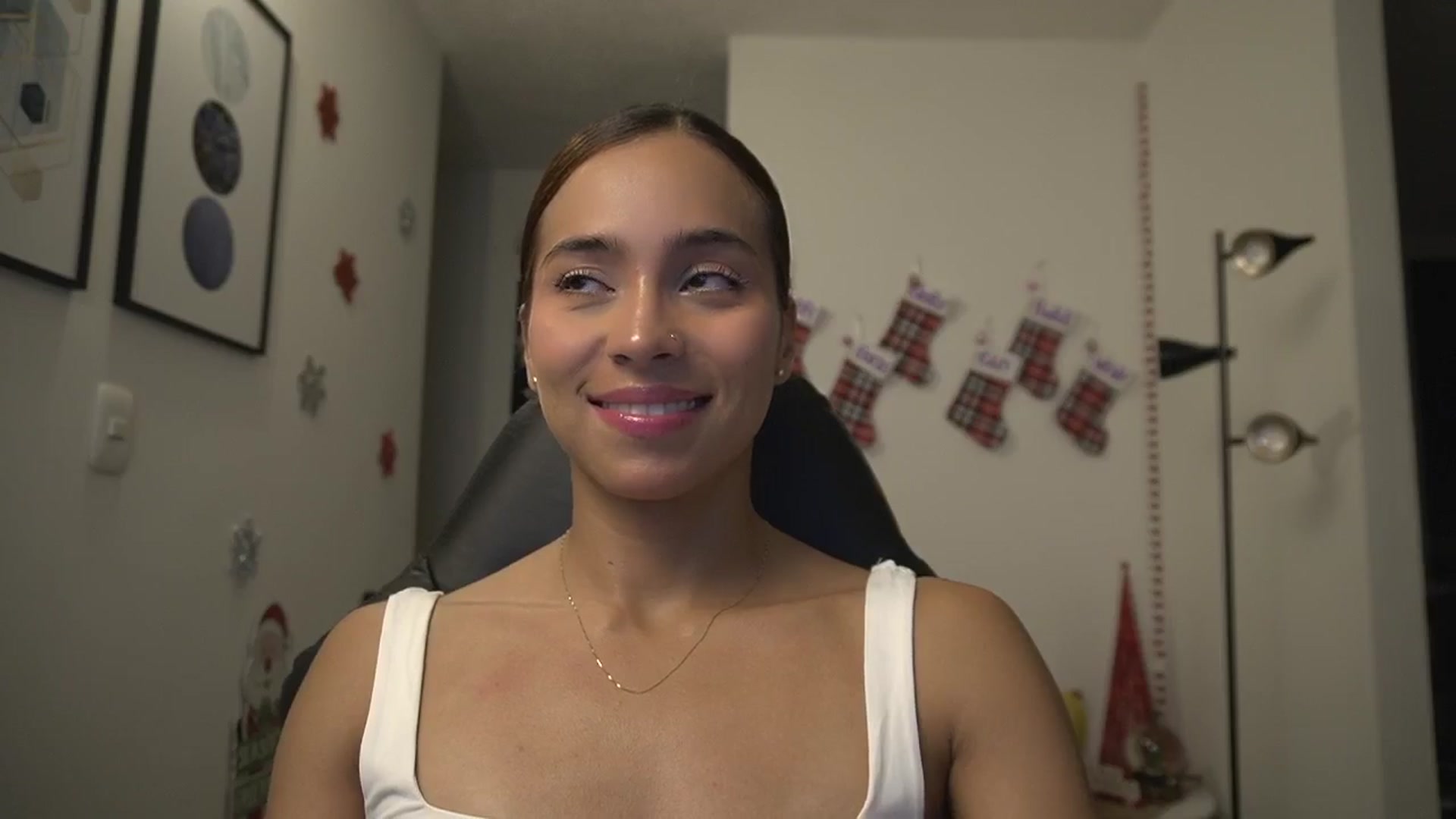 Gallery image thumbnail from Xialing's myfreecams stream on, 12/18/2024, 22:44 image 9 of 20