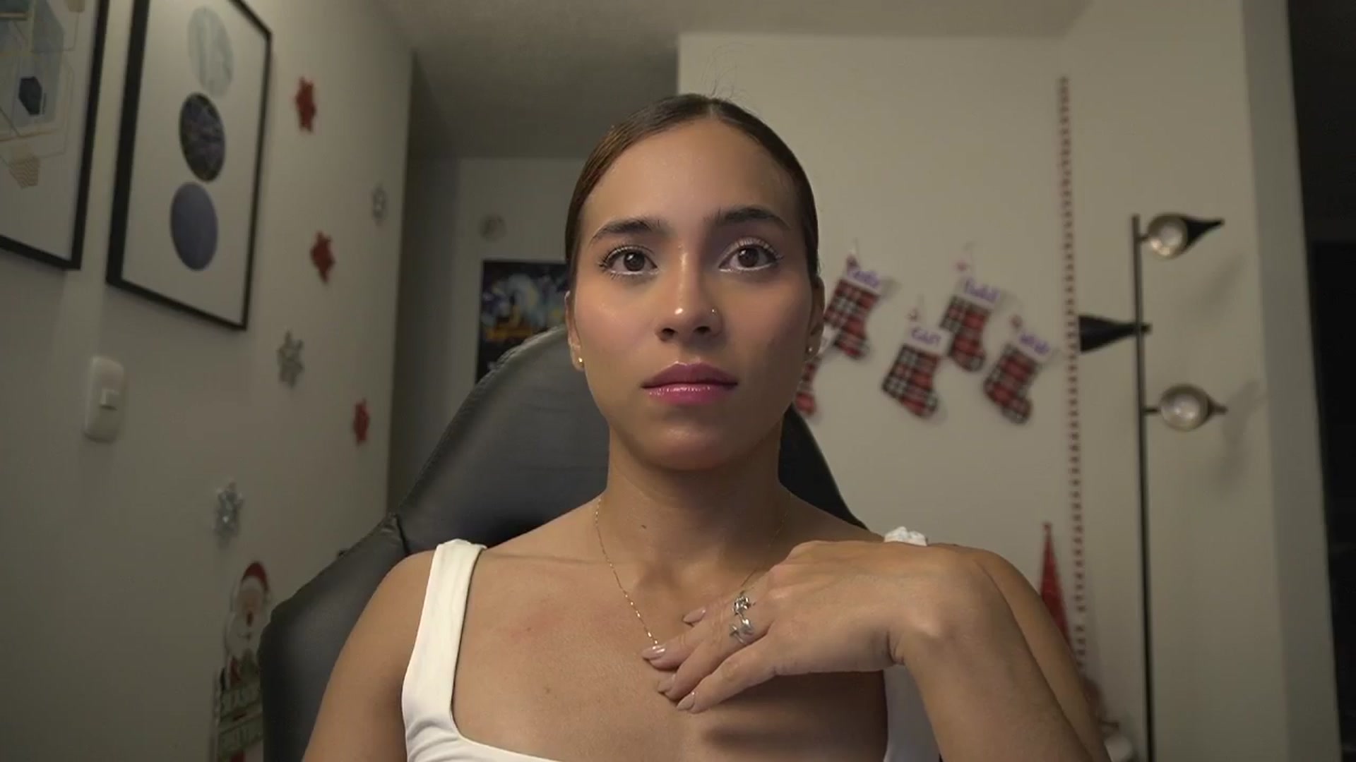 Gallery image thumbnail from Xialing's myfreecams stream on, 12/18/2024, 22:44 image 7 of 20