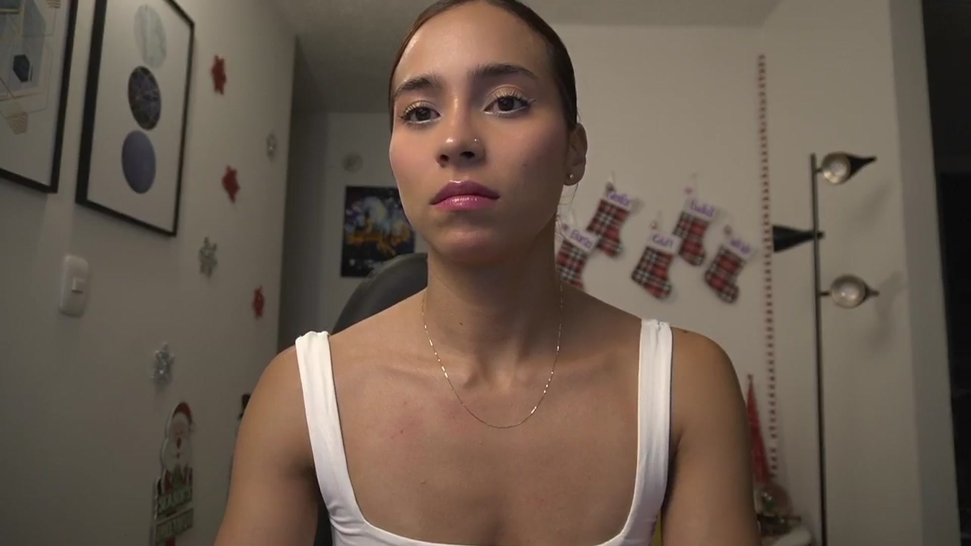 Gallery image thumbnail from Xialing's myfreecams stream on, 12/18/2024, 22:44 image 2 of 20