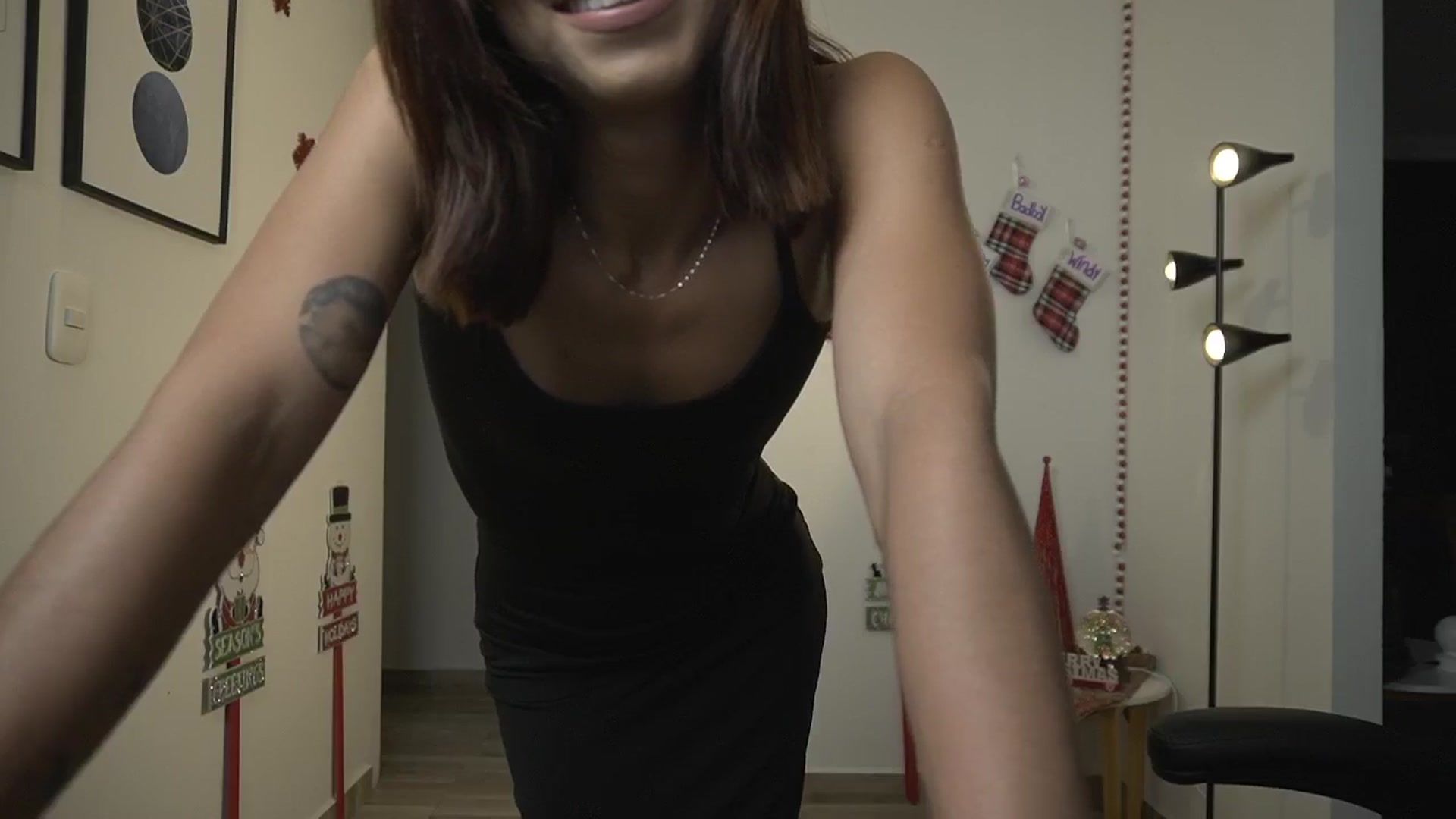 Gallery image thumbnail from Xialing's myfreecams stream on, 12/25/2024, 22:24 image 11 of 20